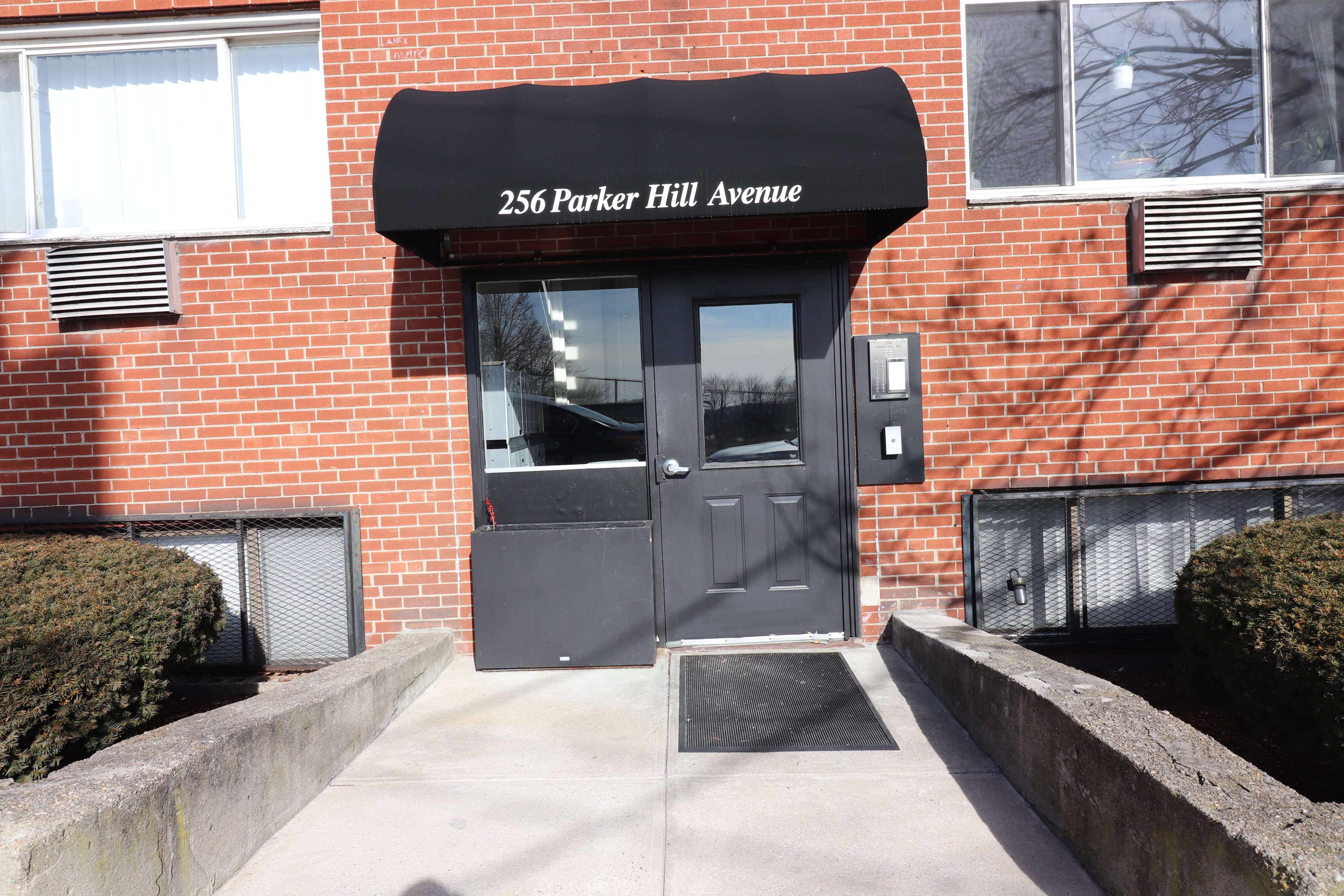 256 Parker Hill Ave, Mission Hill