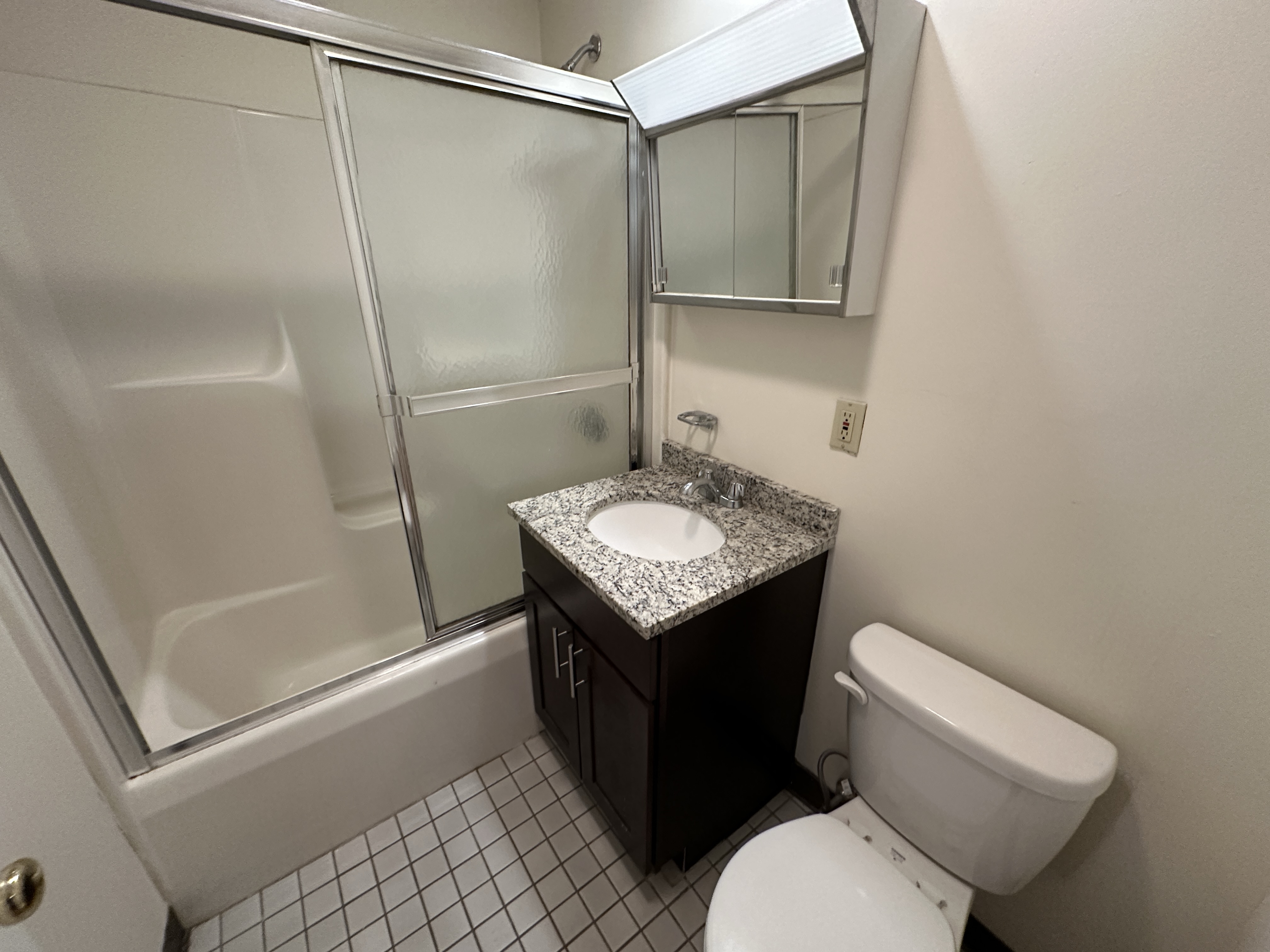 81 Essex St, Chinatown