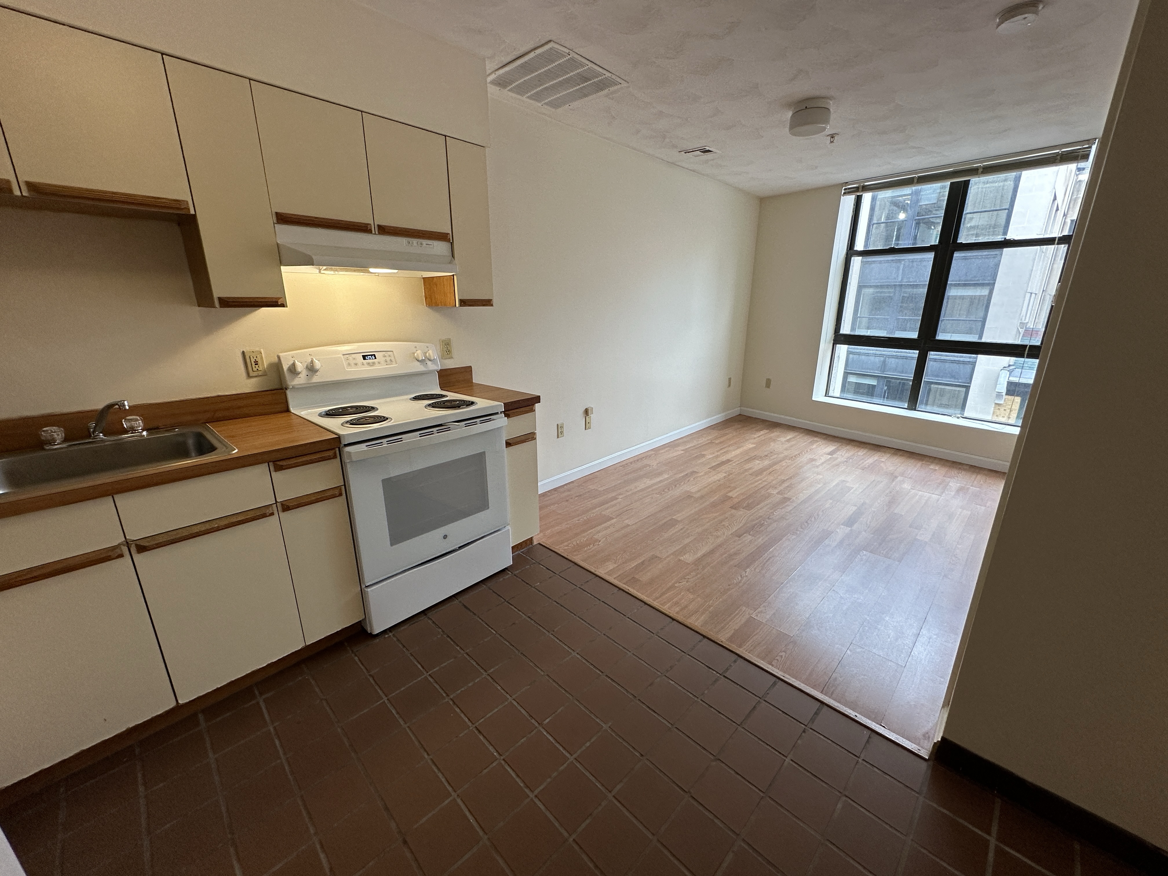 81 Essex St, Chinatown