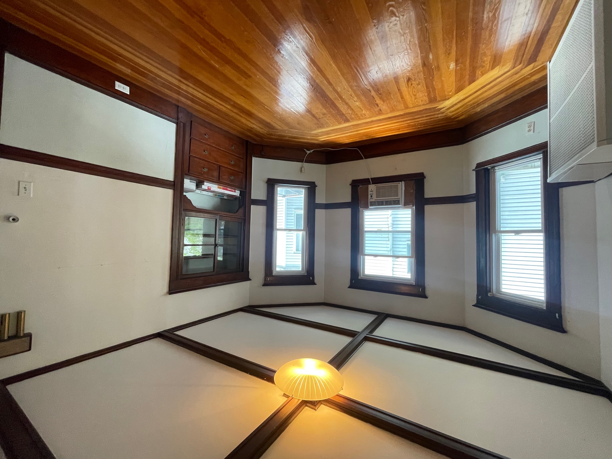 4 Ossipee Rd, Davis Square