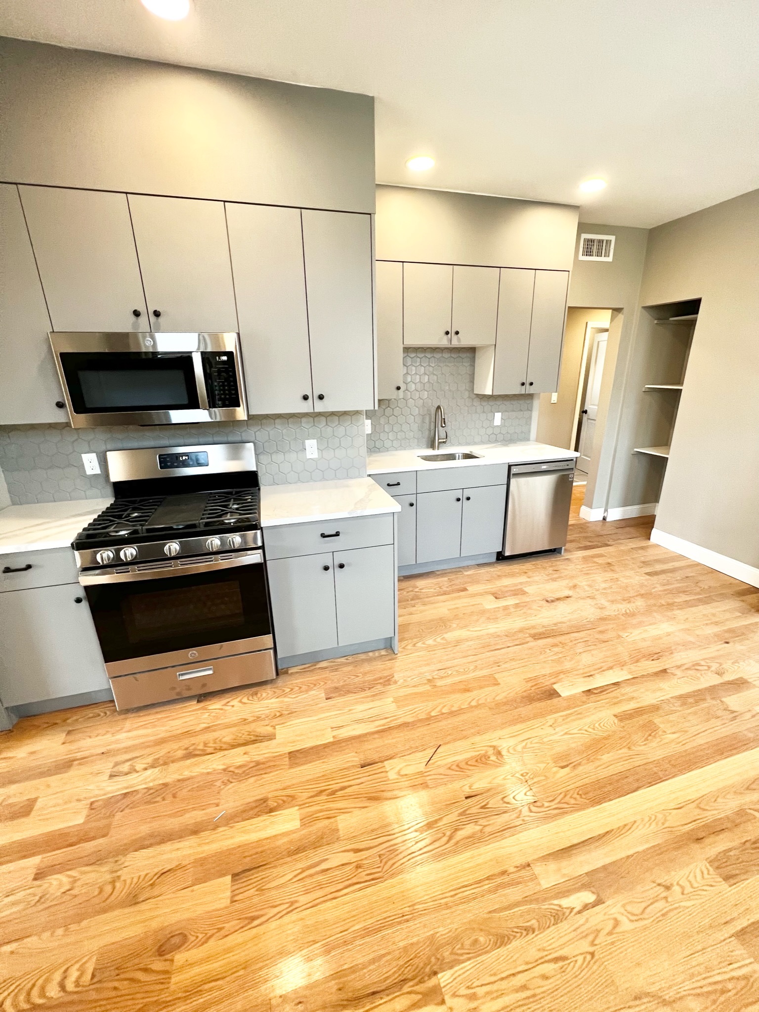 1914 Beacon St, Brighton