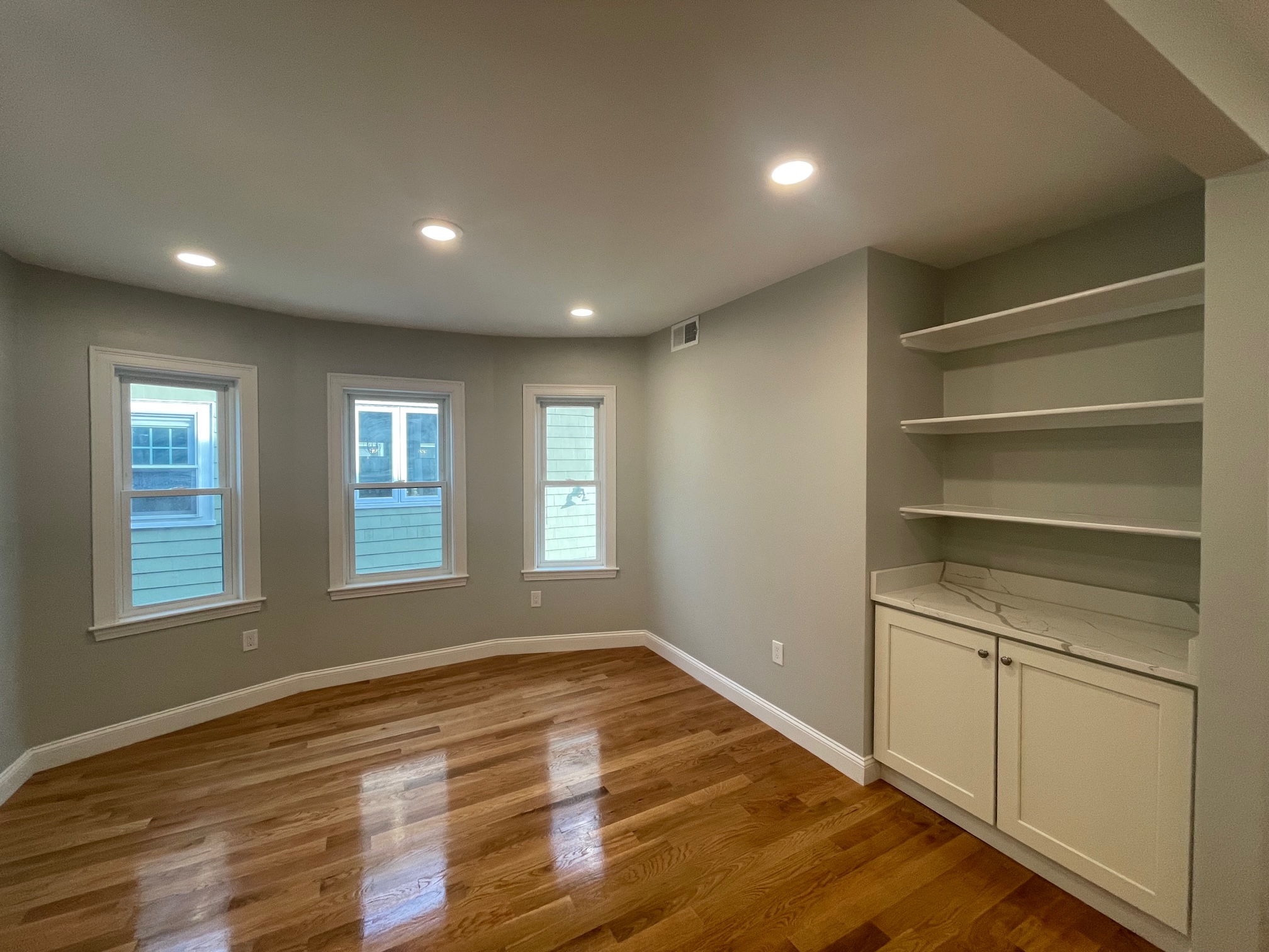 22 Glendale Ave, Davis Square