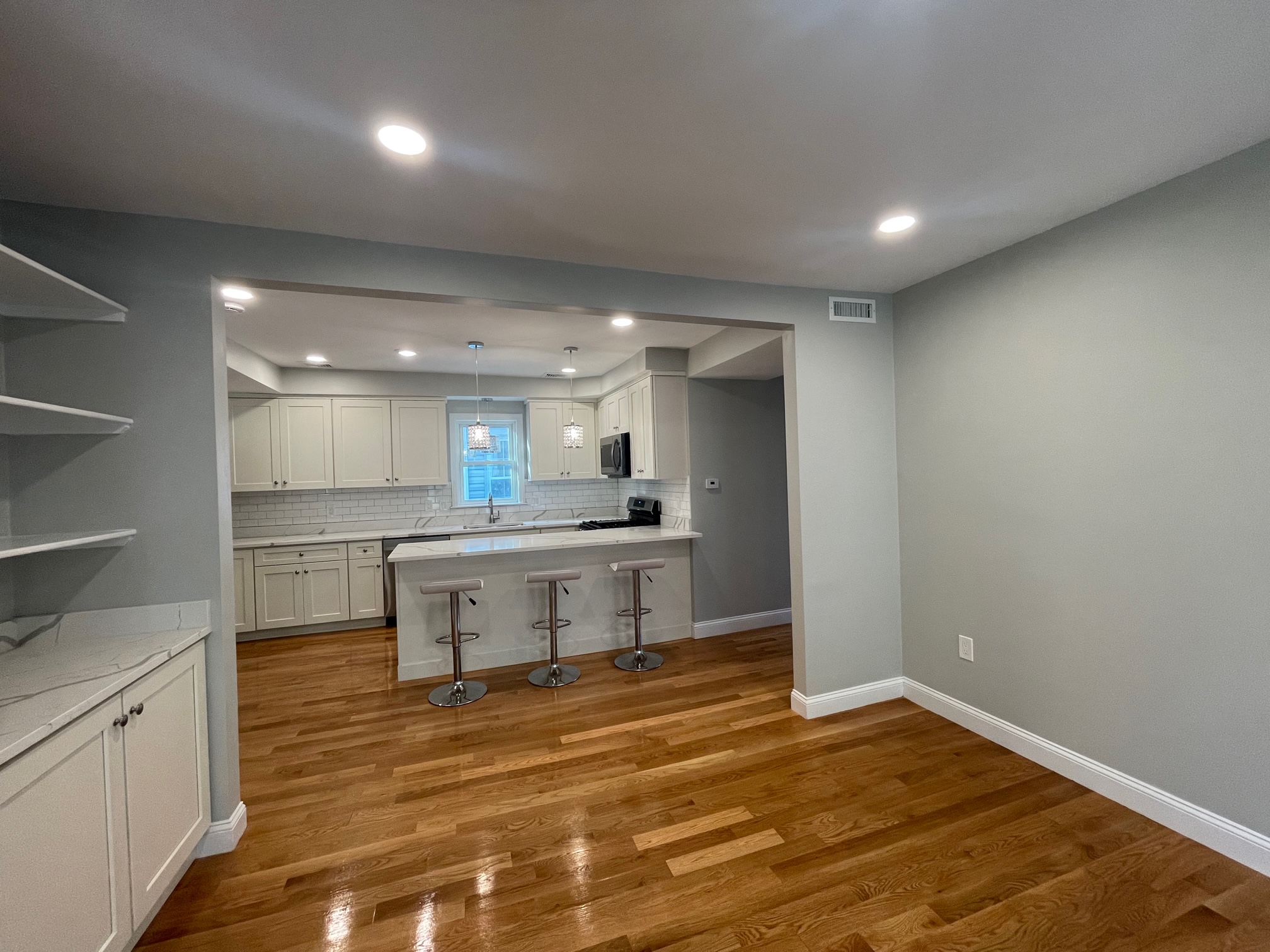 22 Glendale Ave, Davis Square