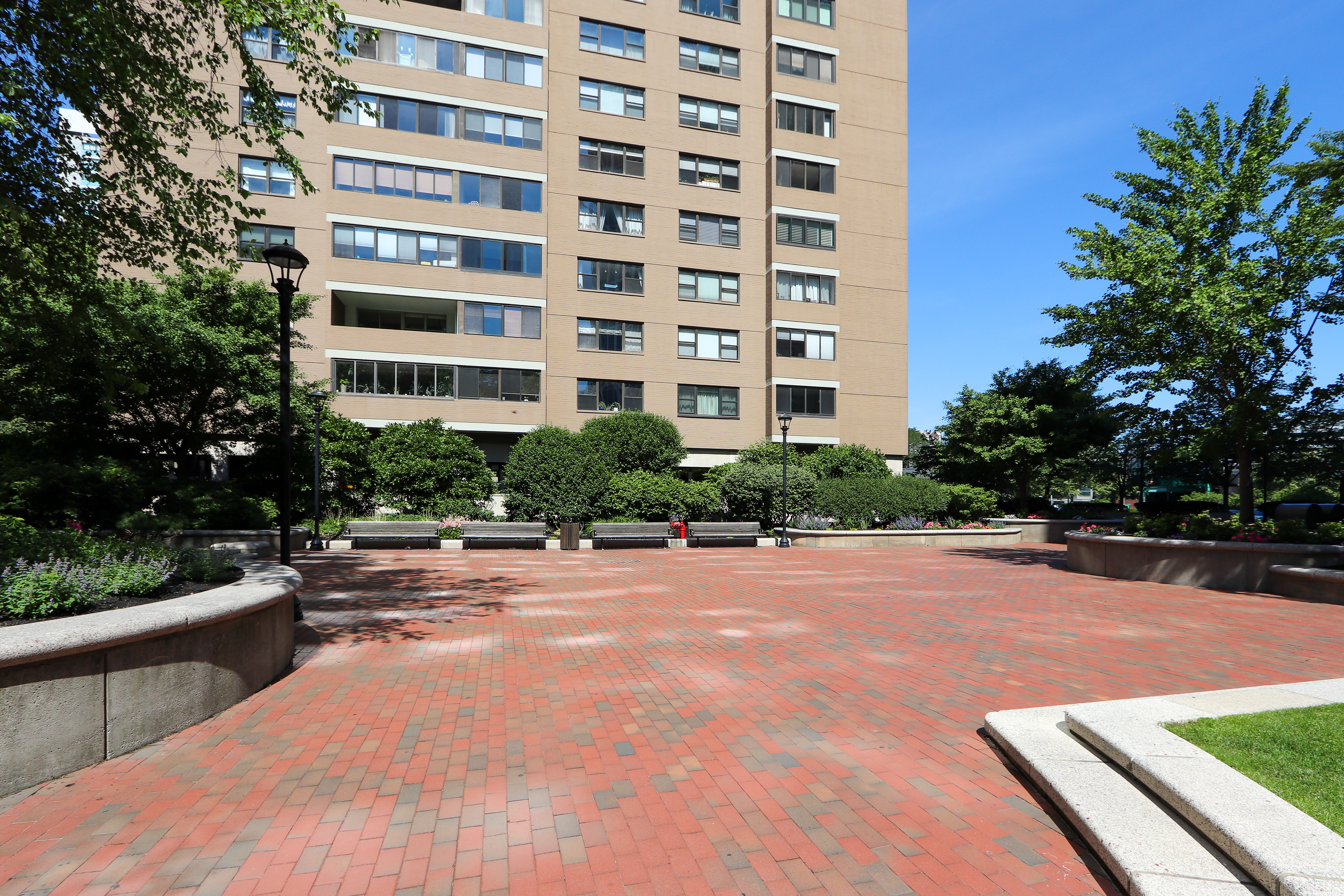 6 Whittier Pl, West End