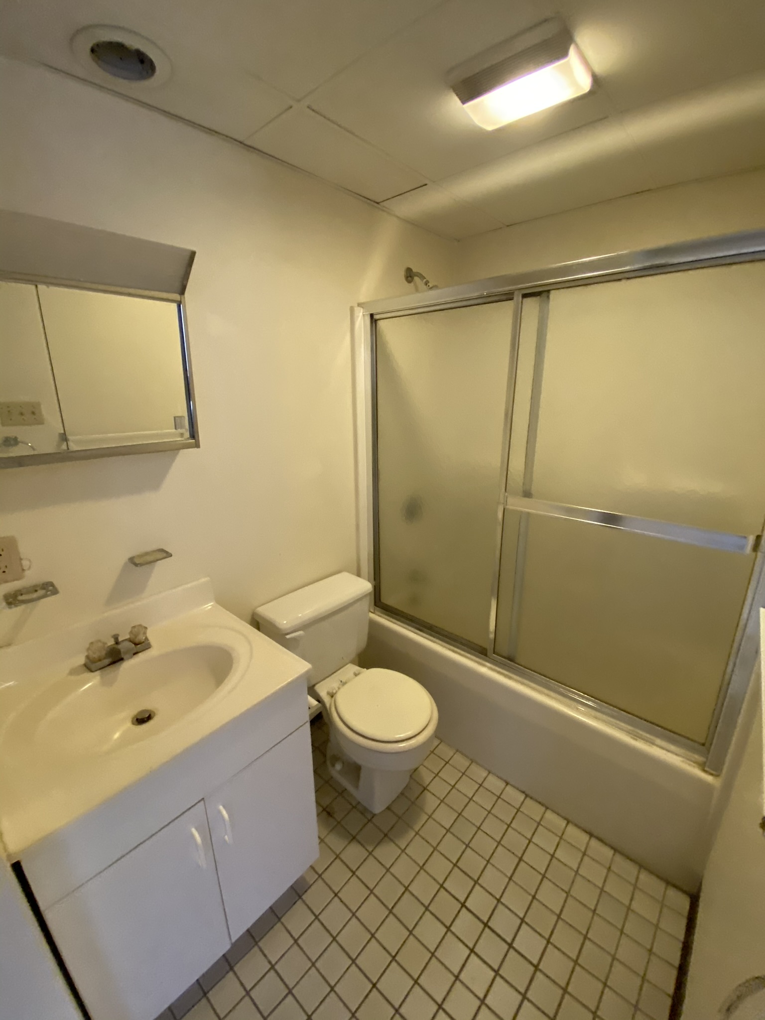 81 Essex St, Chinatown