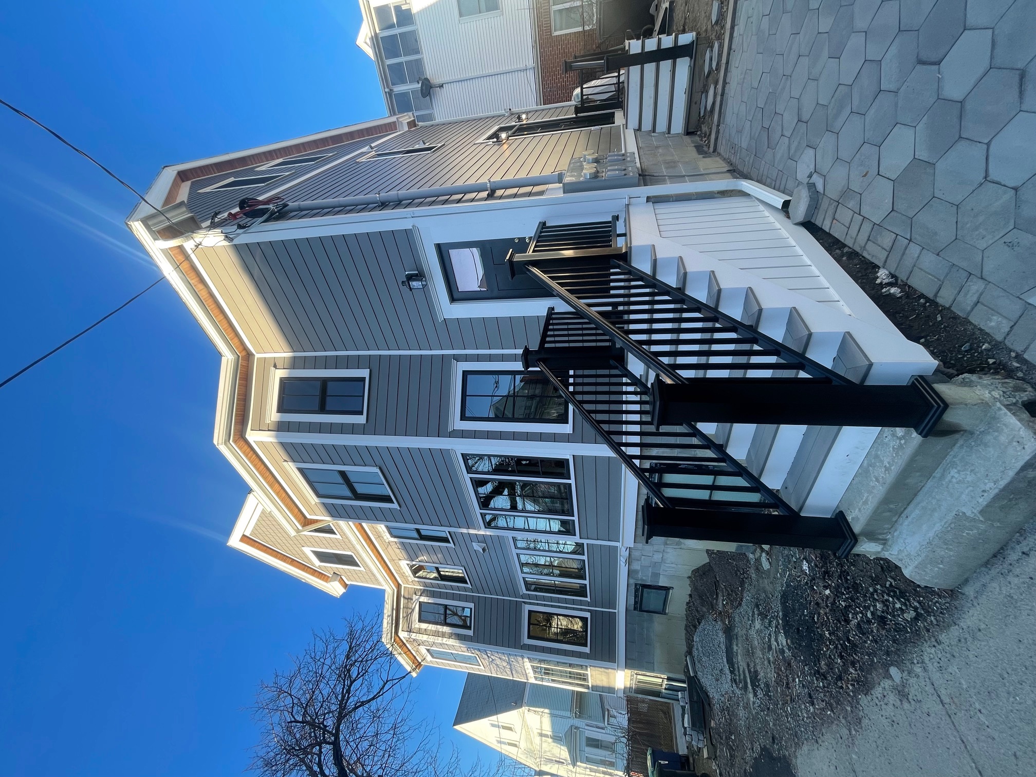 8 Charnwood Rd, Davis Square