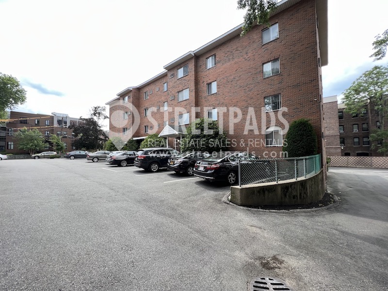 80 Gardner St, Allston