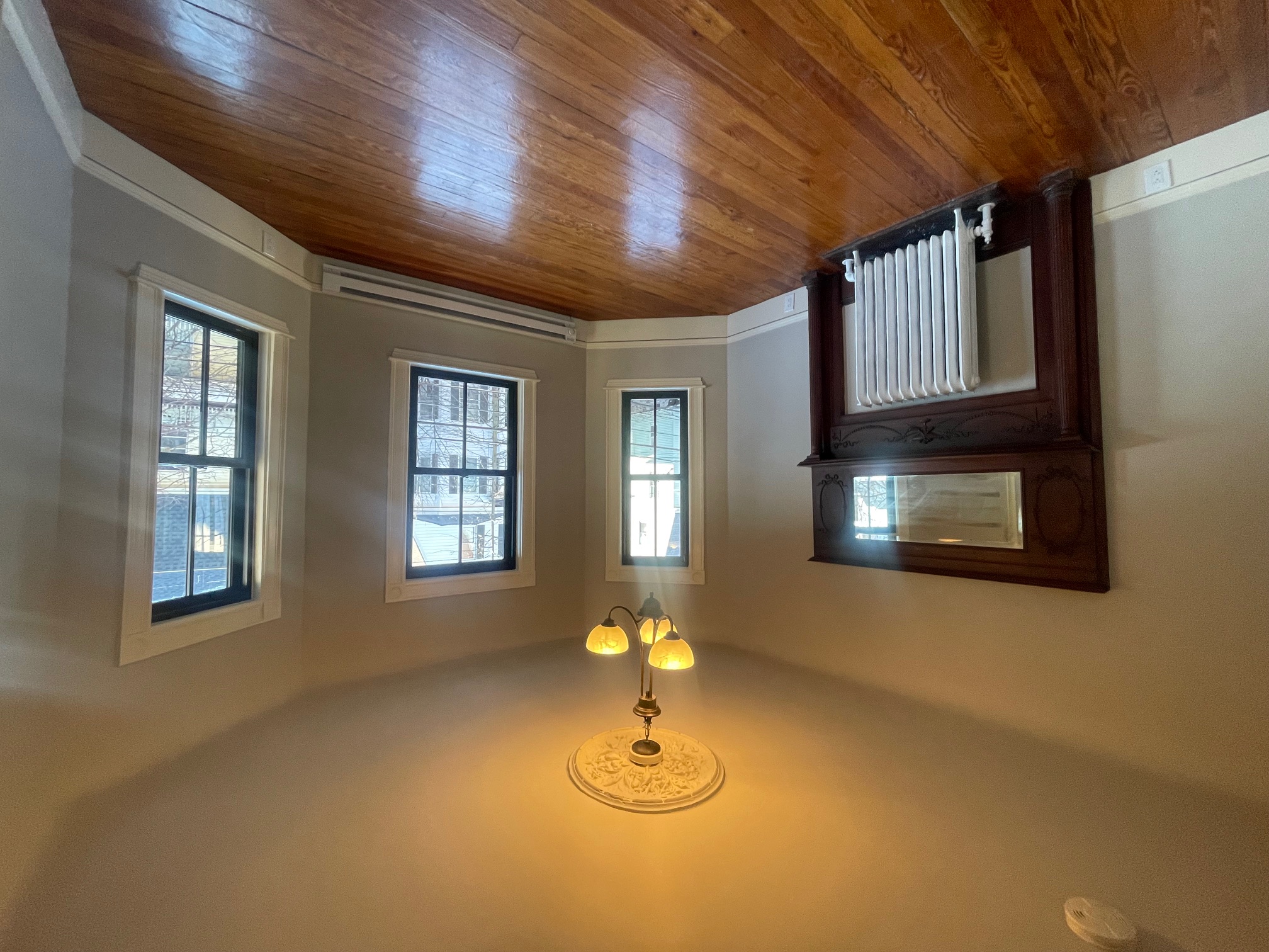 8 Charnwood Rd, Davis Square