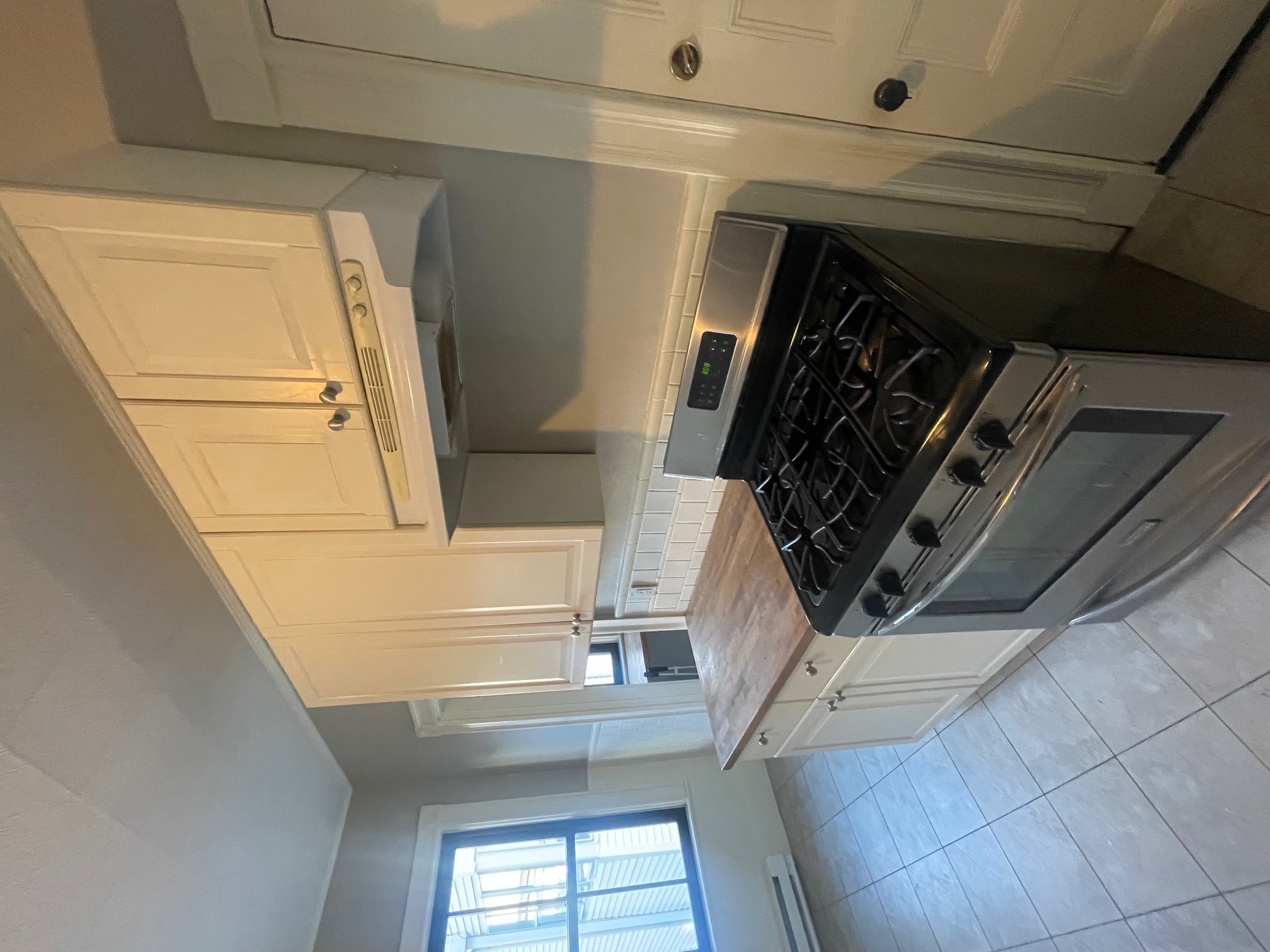 8 Charnwood Rd, Davis Square