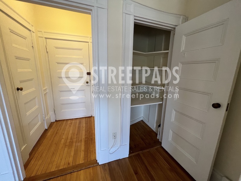 2 Ware St, Mid-Cambridge