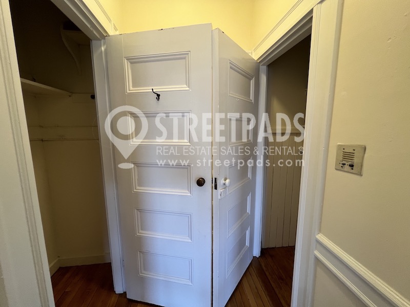 2 Ware St, Mid-Cambridge