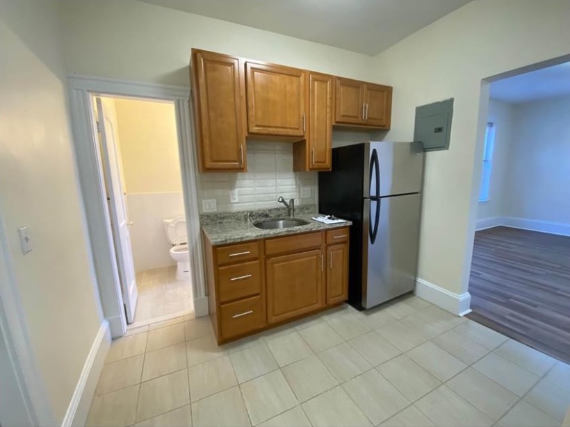 283 Saint Paul St, Longwood