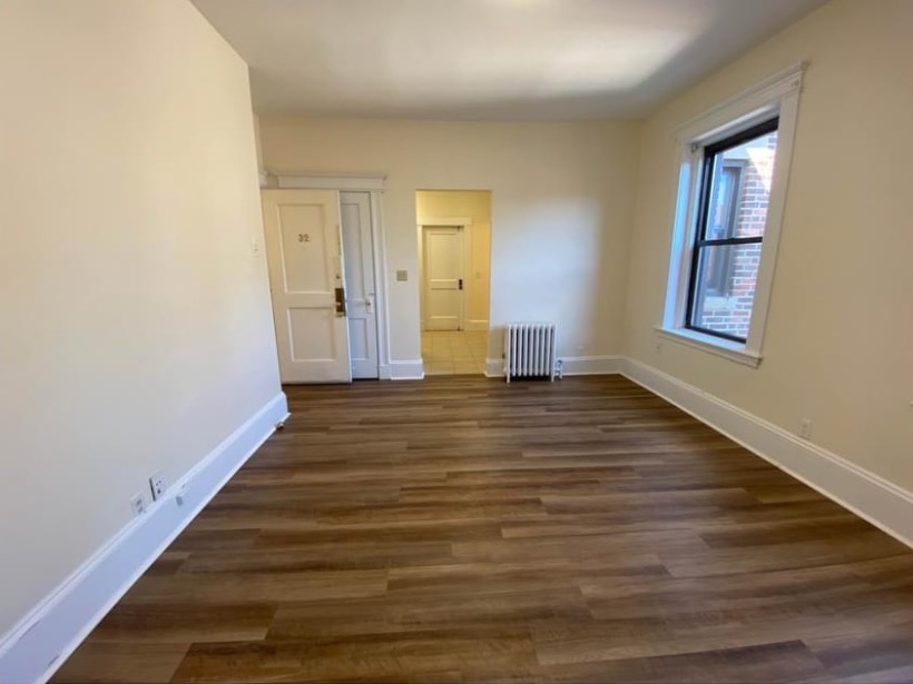 283 Saint Paul St, Longwood