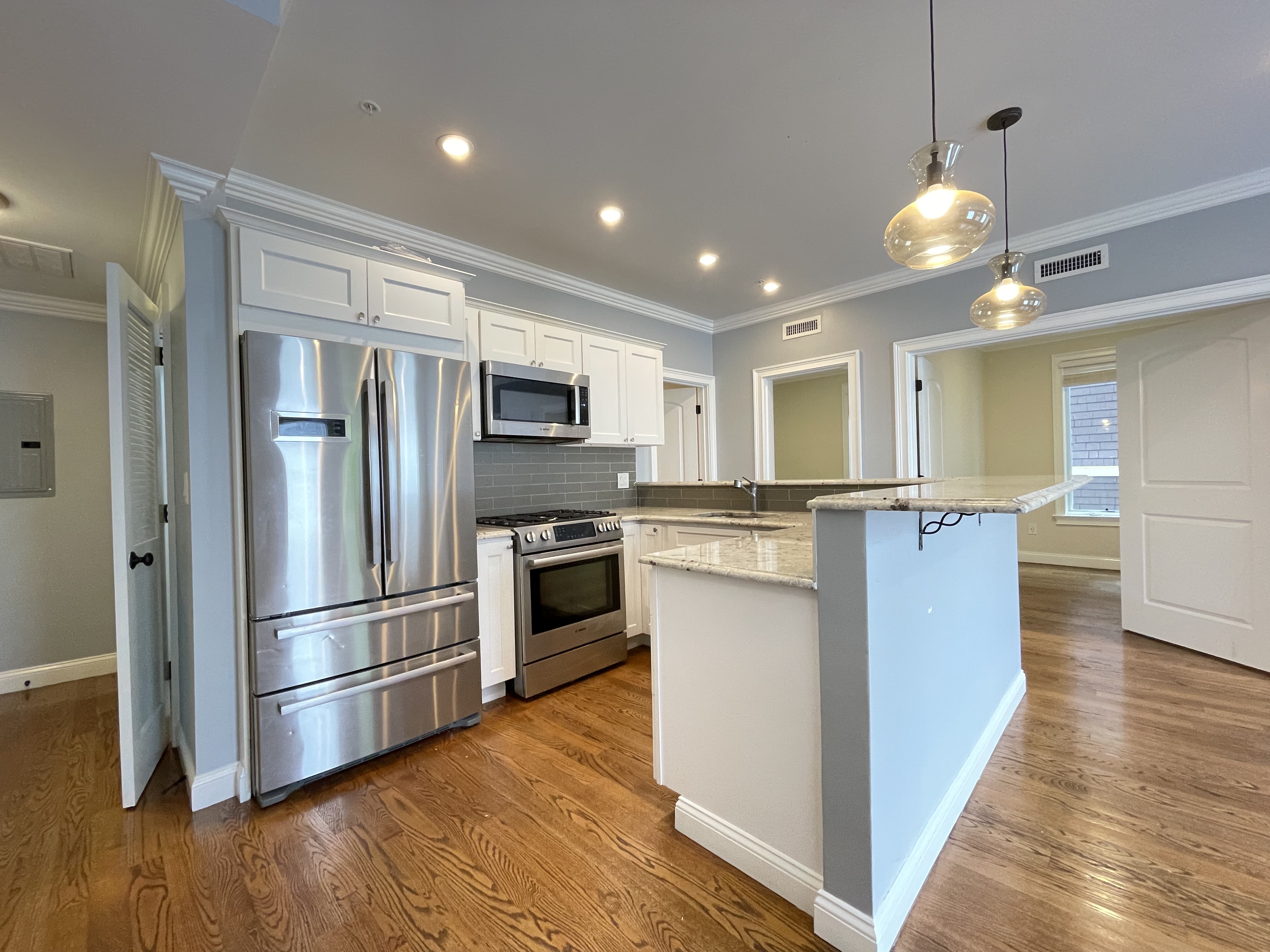 42 Hyde Park Ave, Jamaica Plain