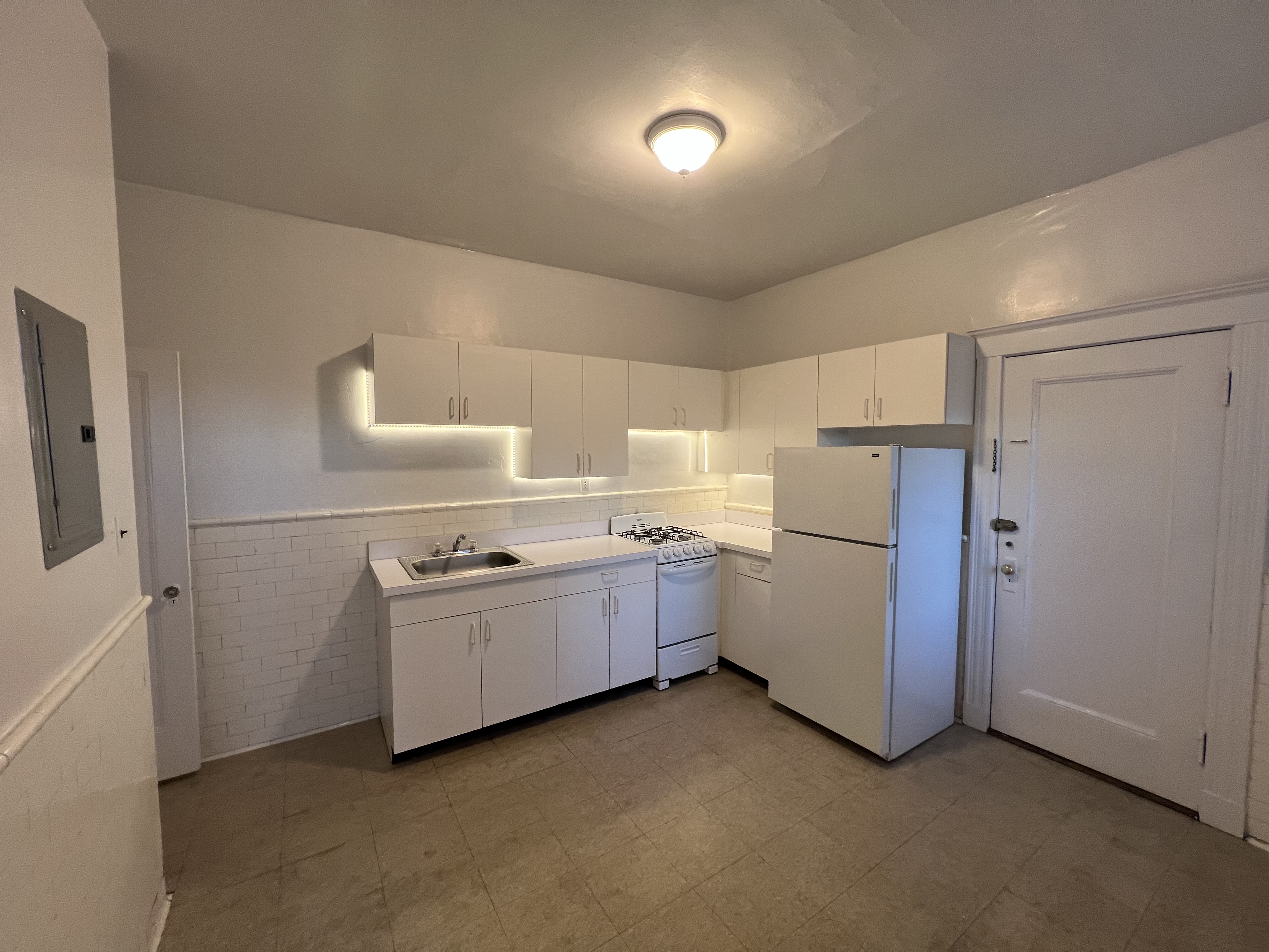 85 Winchester St, North Brookline