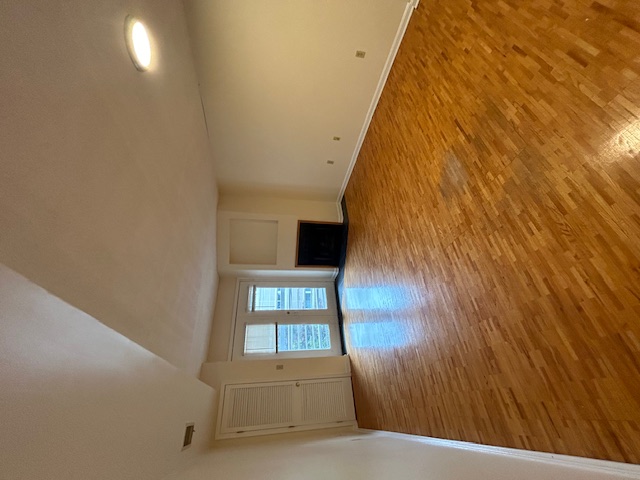 345 Franklin St, Riverside