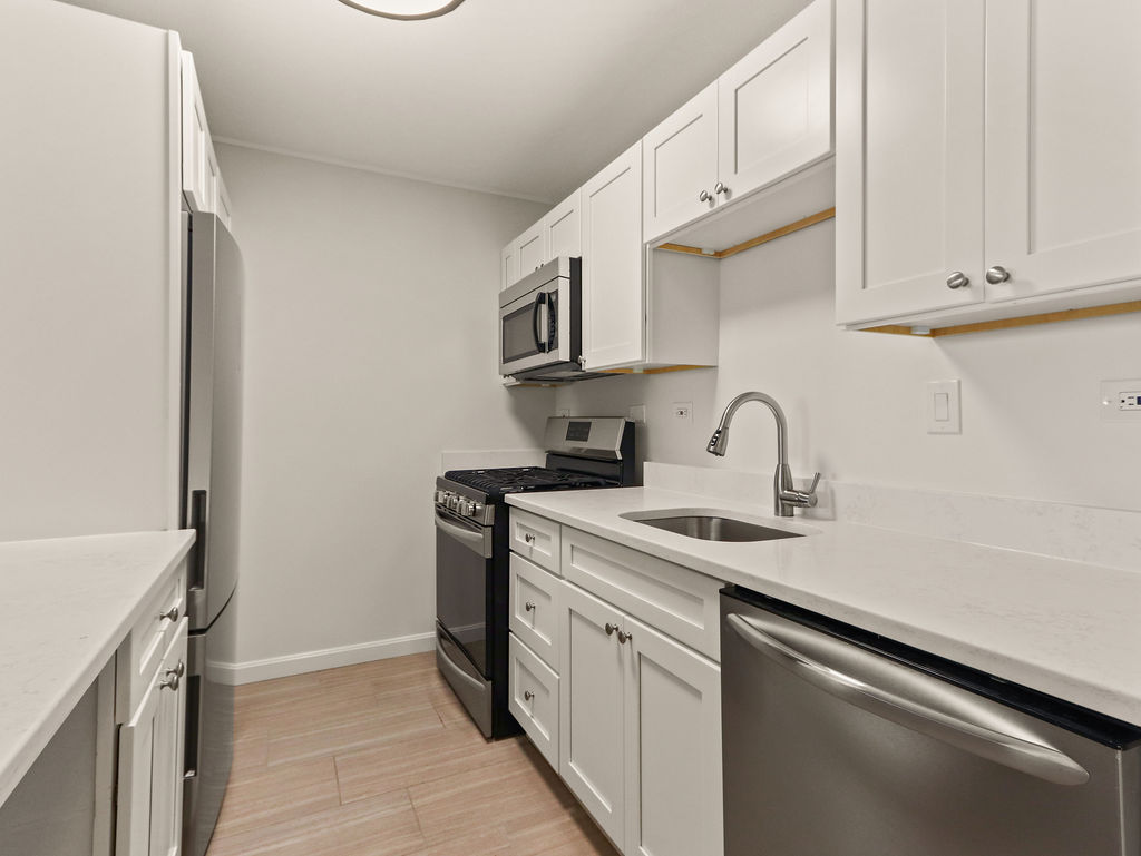 9 Hawthorne Pl, West End