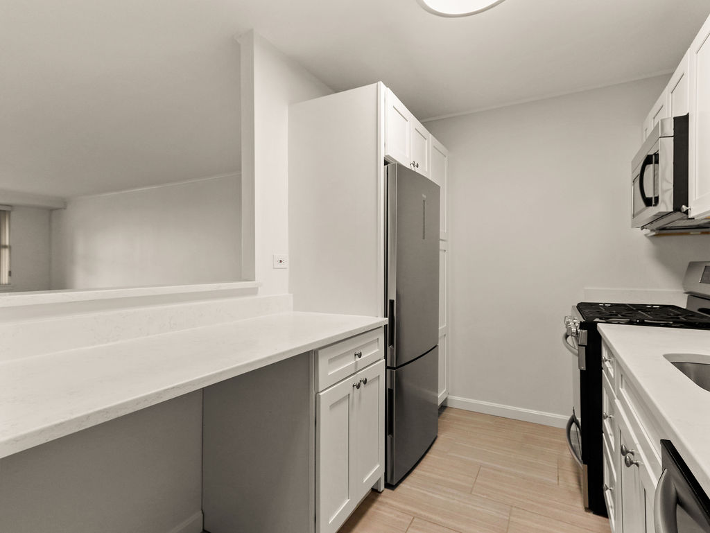 9 Hawthorne Pl, West End