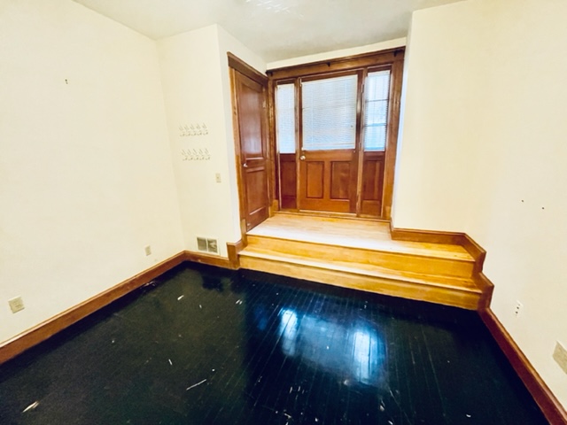 300 North St, North End