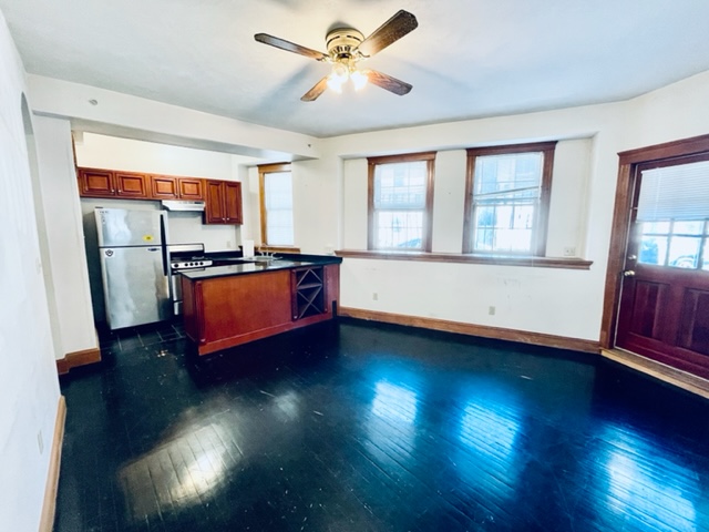 300 North St, North End