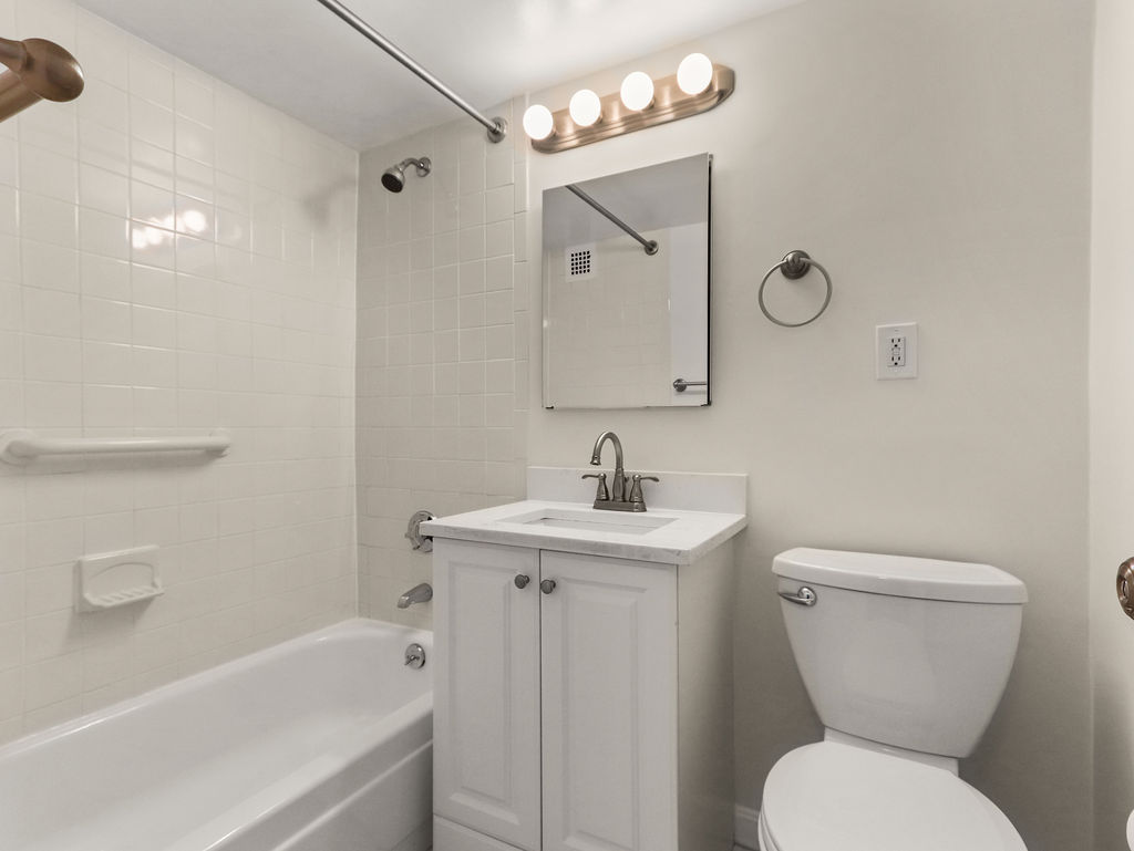 9 Hawthorne Pl, West End