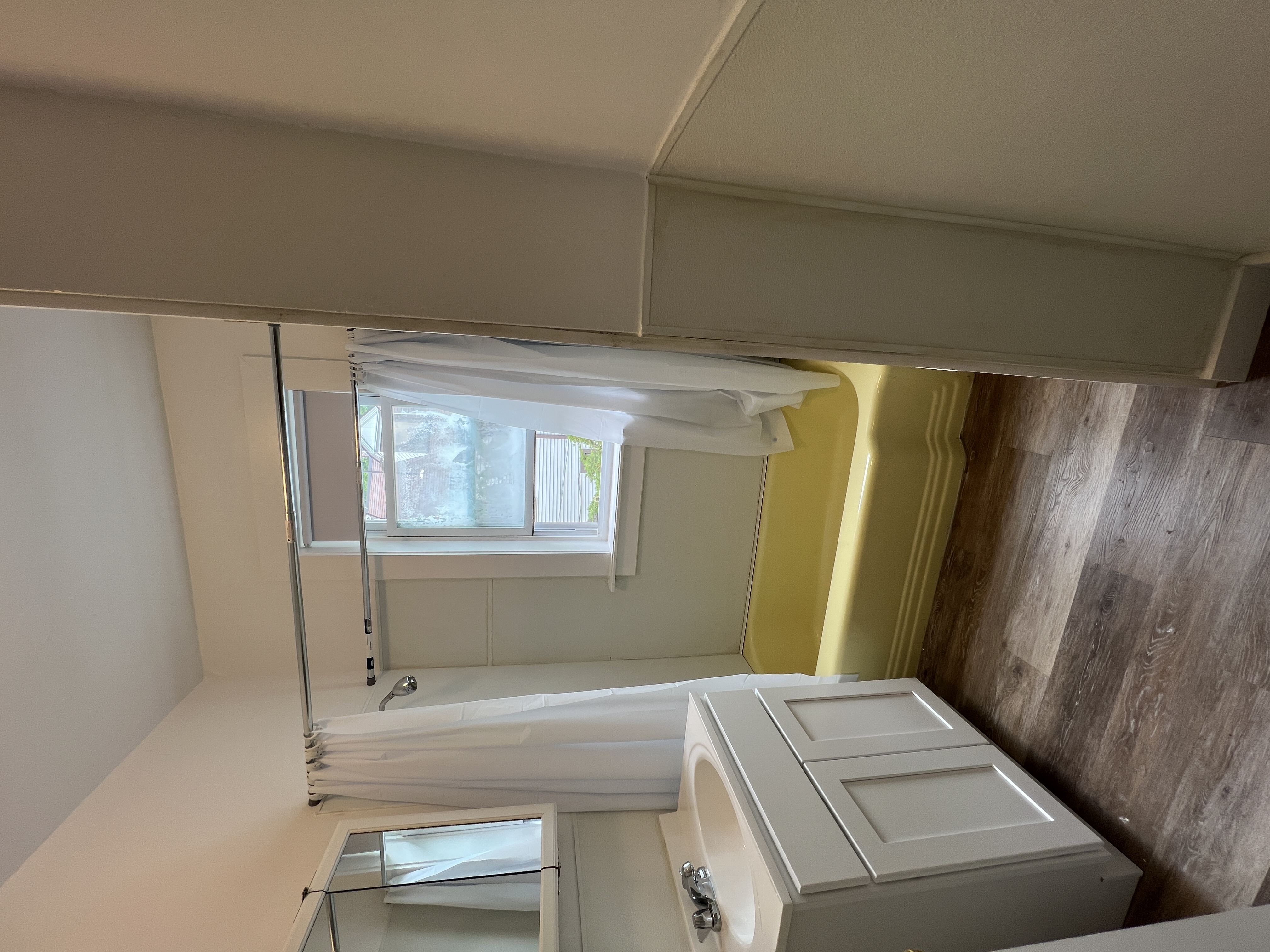 33 Lancaster Ter, Washington Square