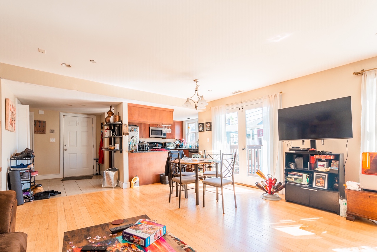 2 Boylston St, Jamaica Plain