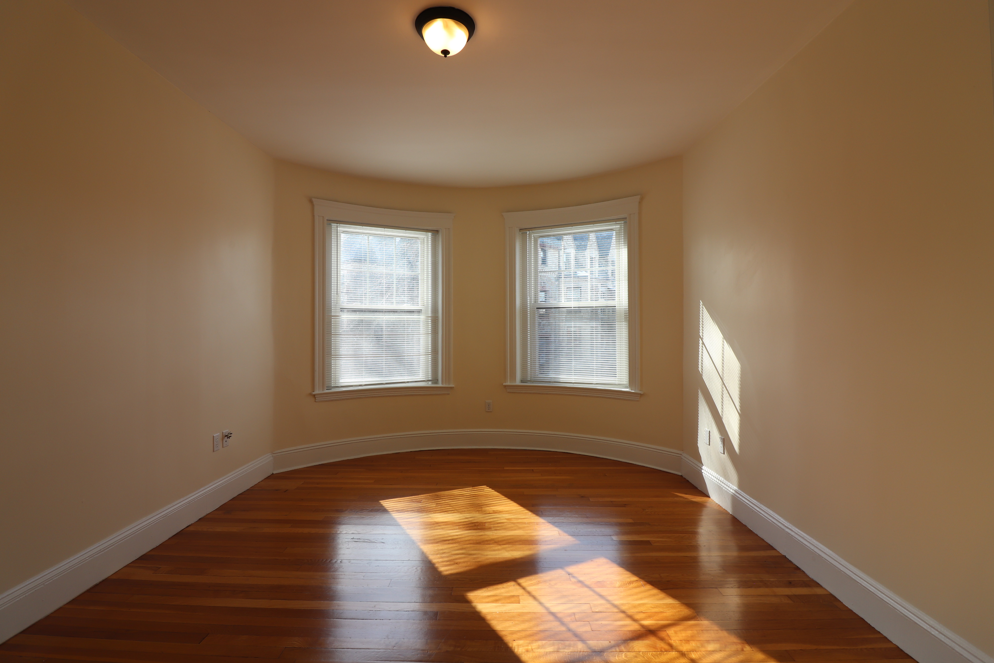 191 Winthrop Rd, Washington Square