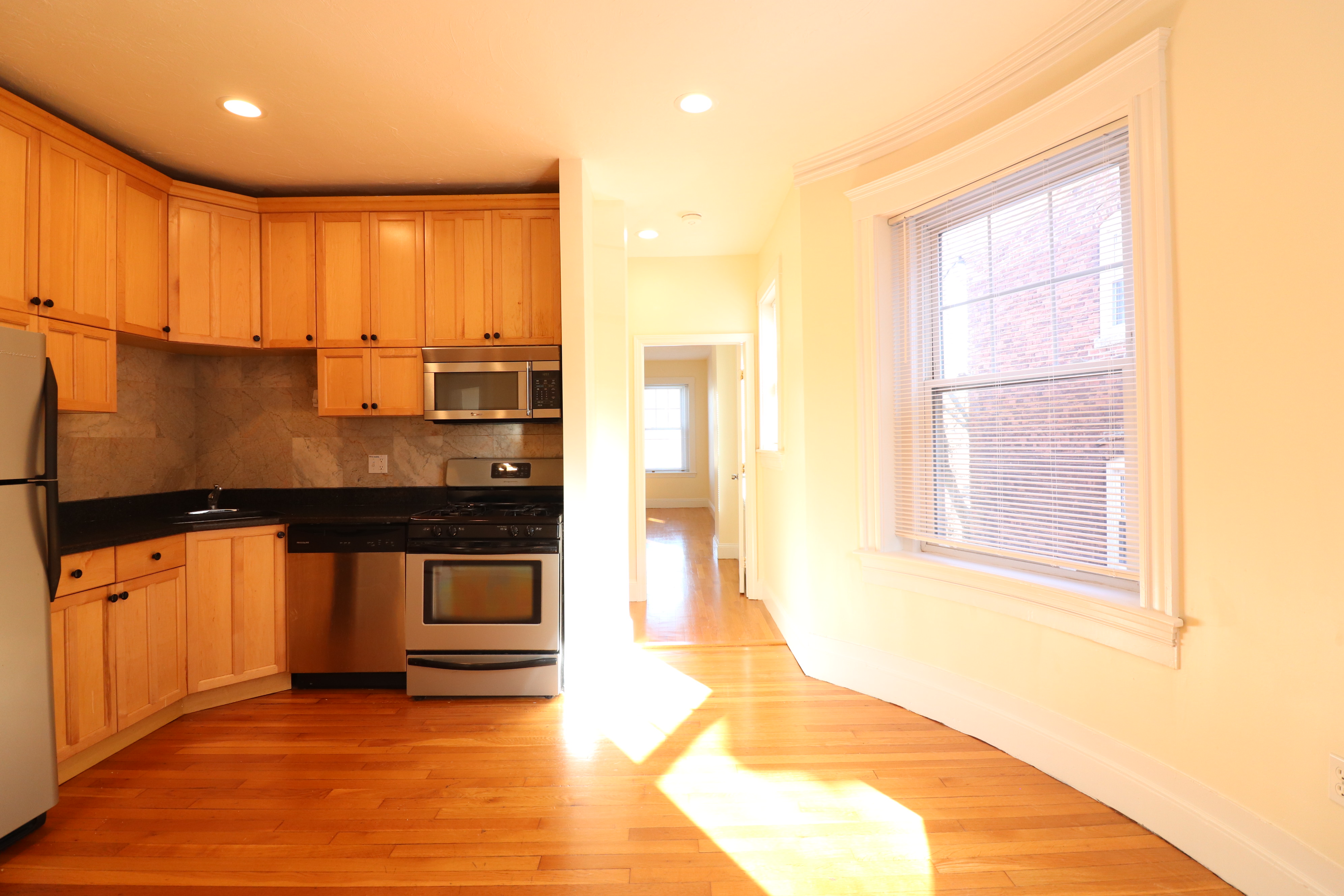 191 Winthrop Rd, Washington Square