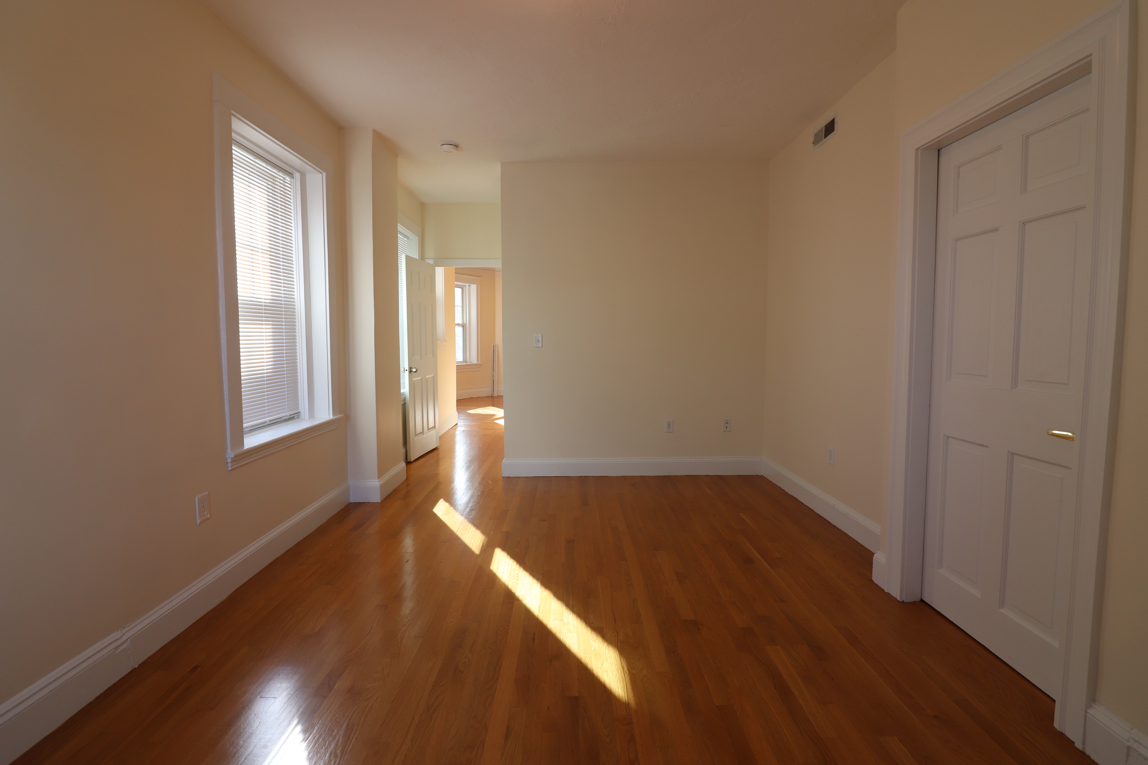 191 Winthrop Rd, Washington Square