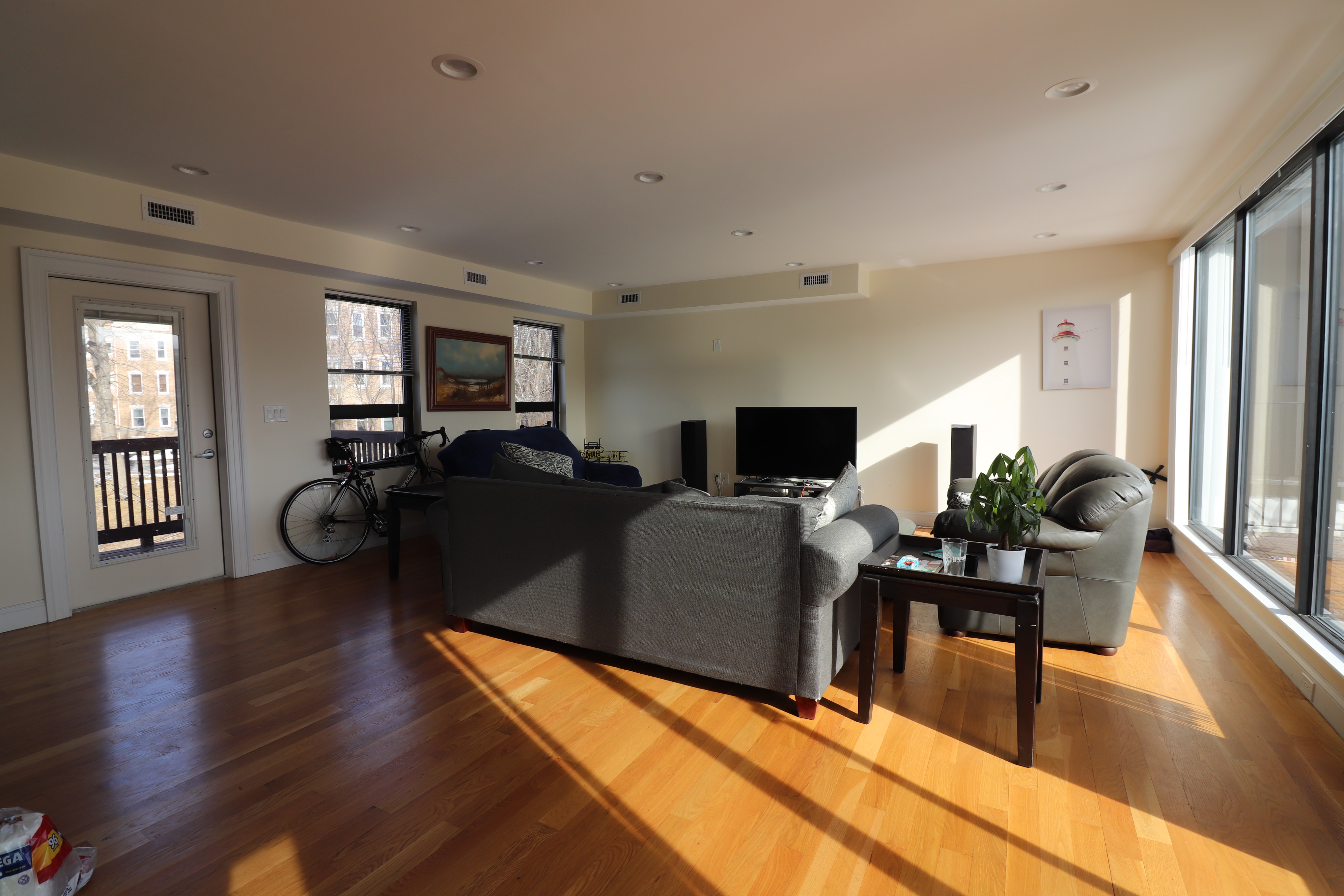 1616 Beacon St, Washington Square