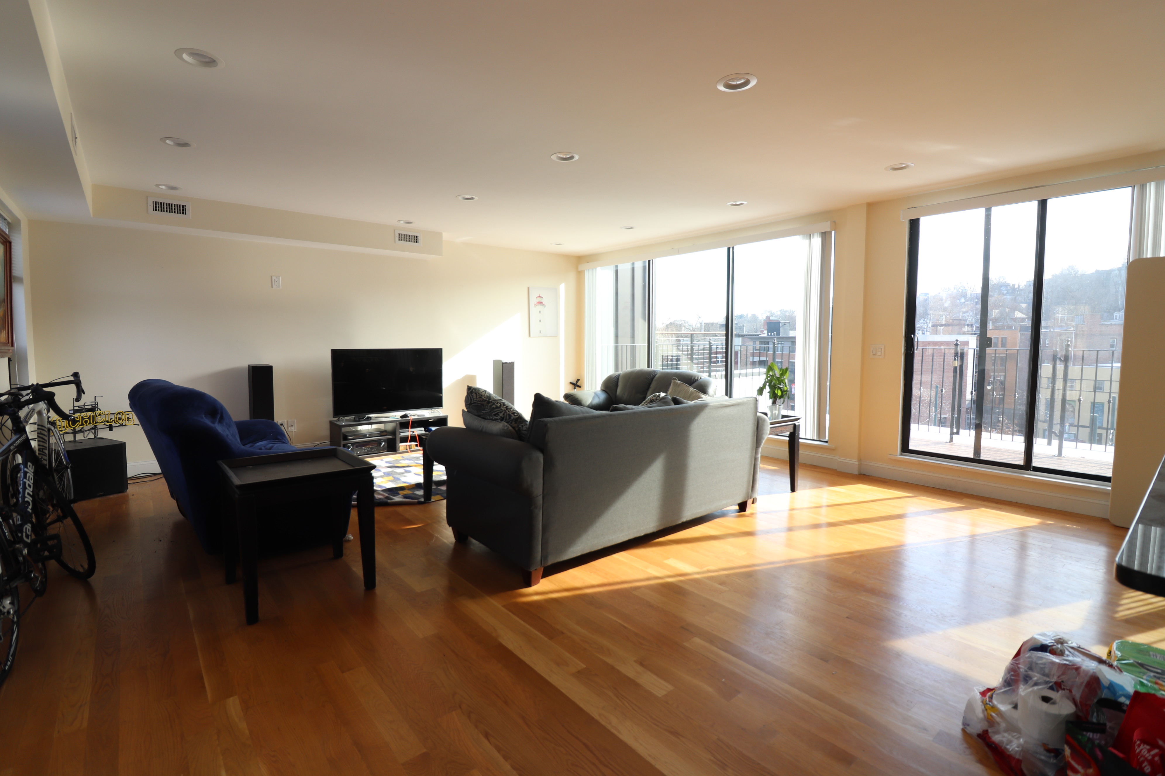 1616 Beacon St, Washington Square