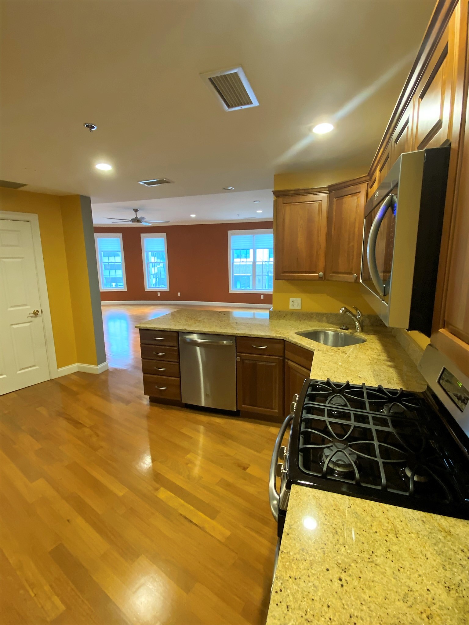 106 Washington St, Quincy