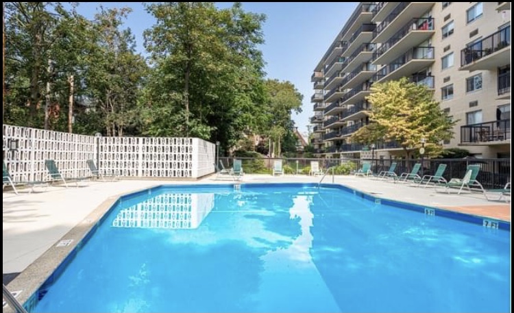 101 Monmouth, Longwood