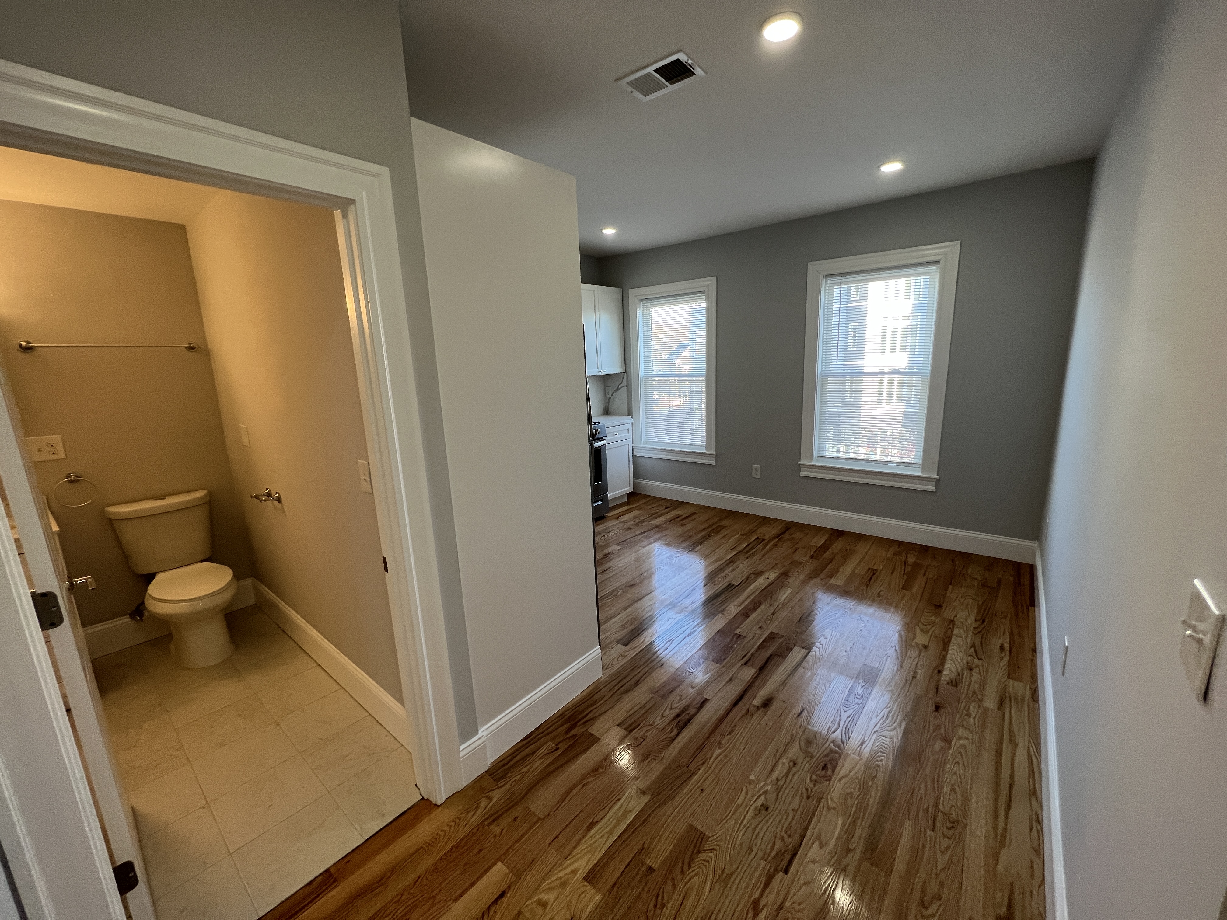 372 Oxford St, Porter Square