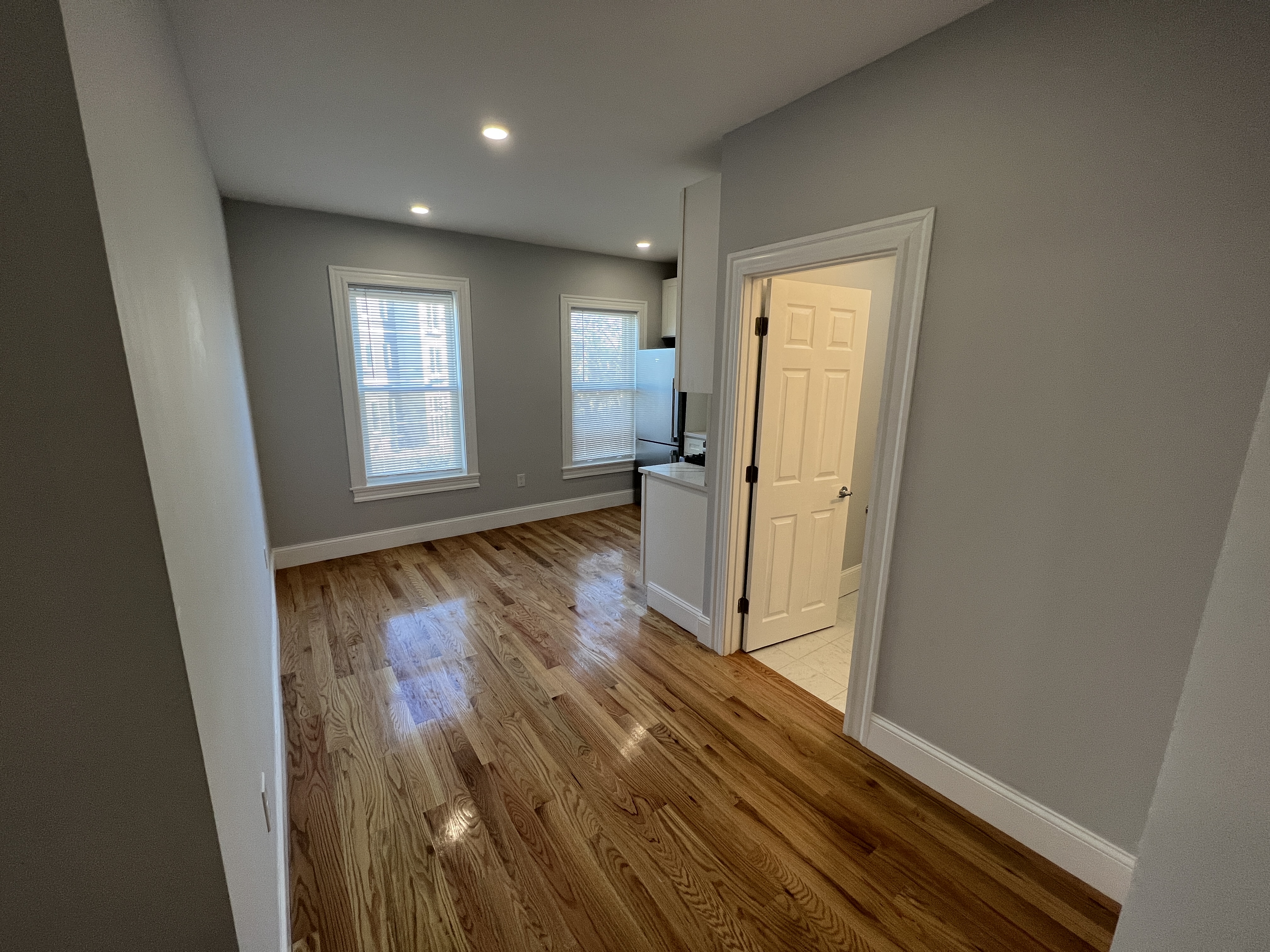 374 Oxford St, Porter Square