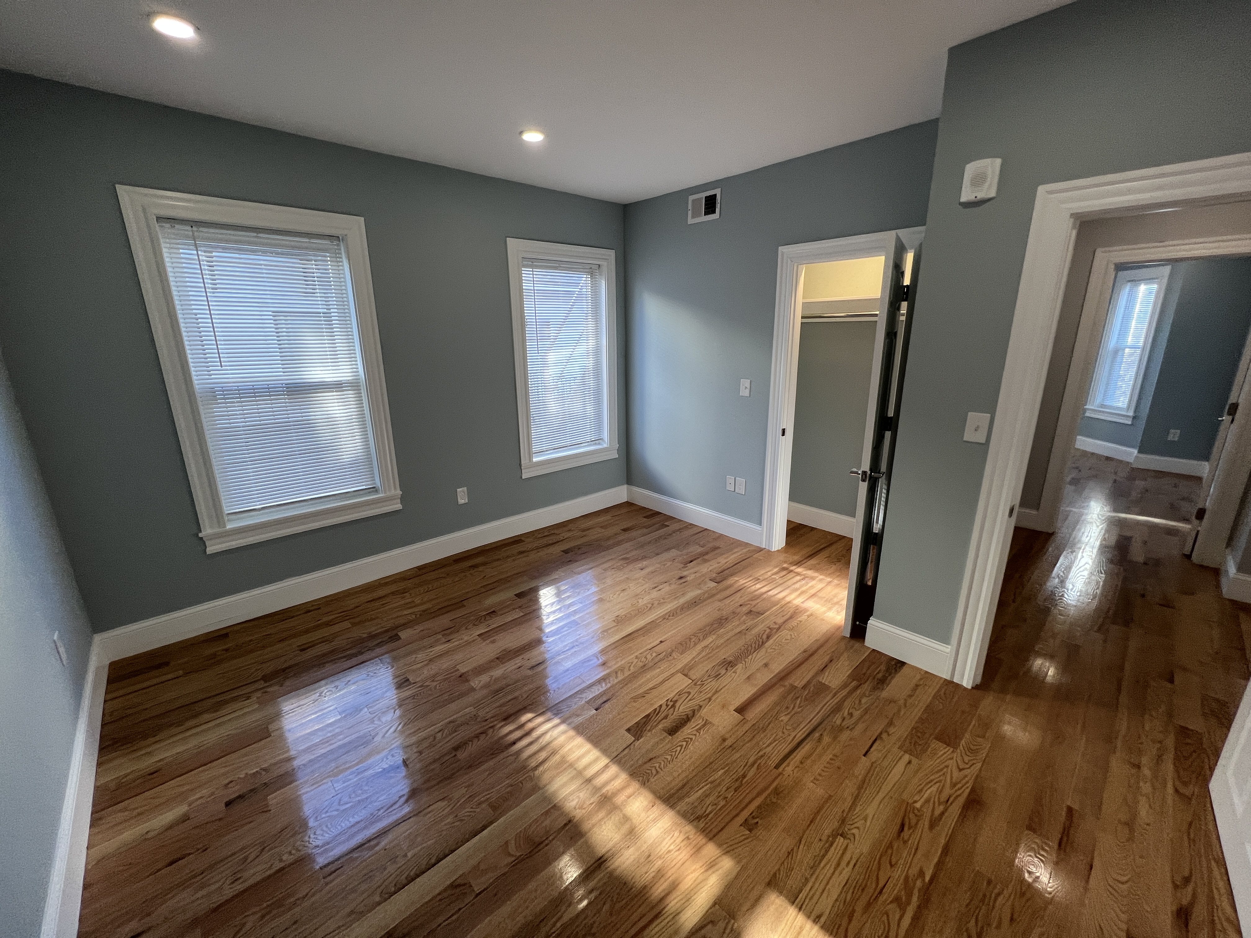 374 Oxford St, Porter Square