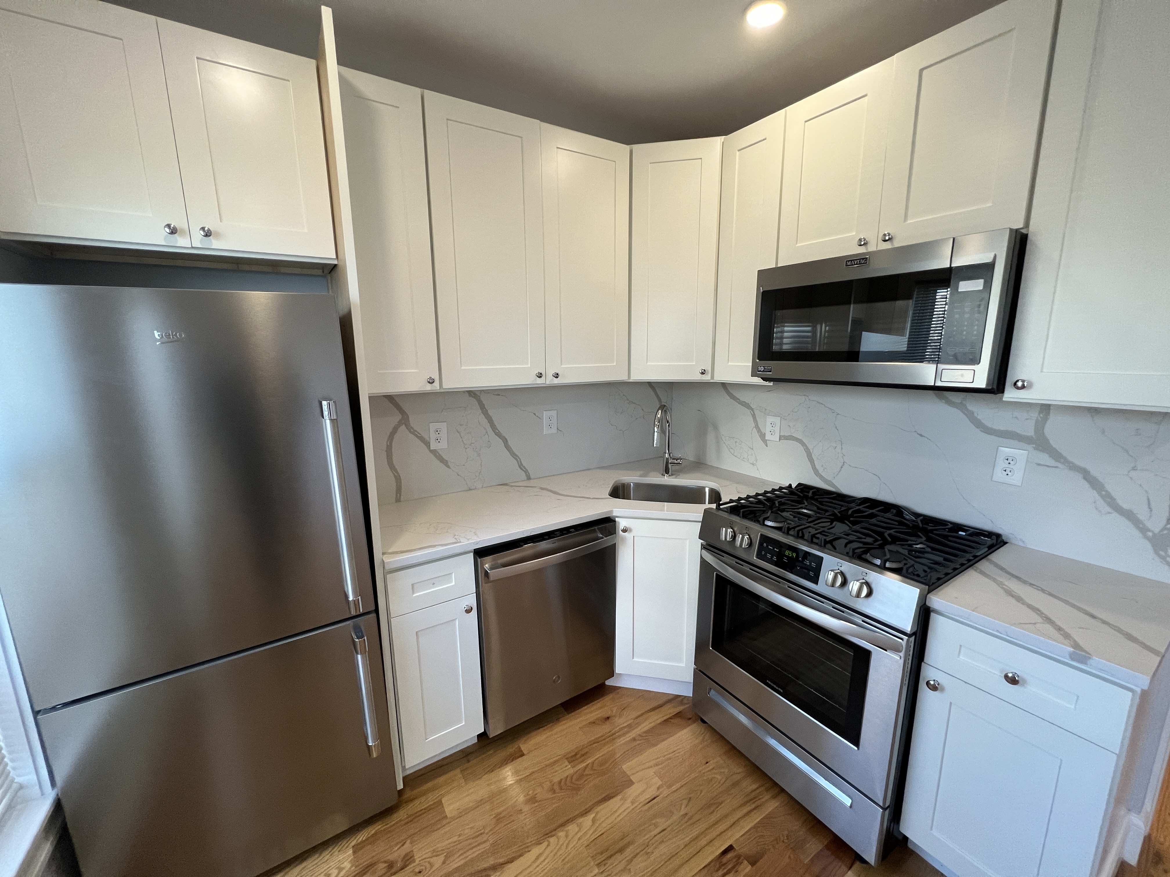 374 Oxford St, Porter Square