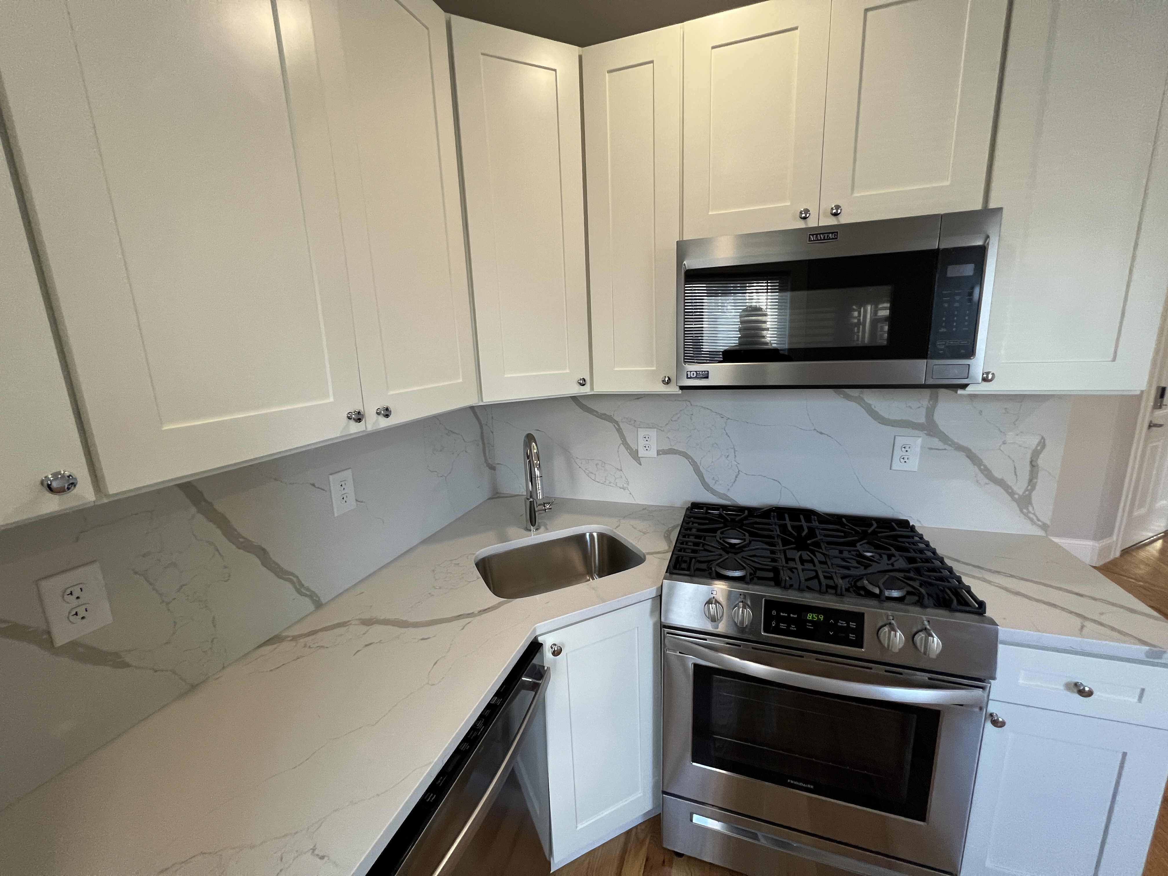 374 Oxford St, Porter Square