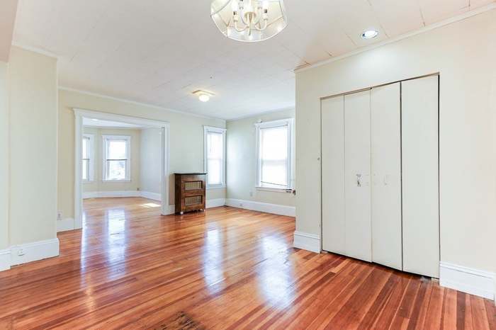 25 Osborne St, Peabody