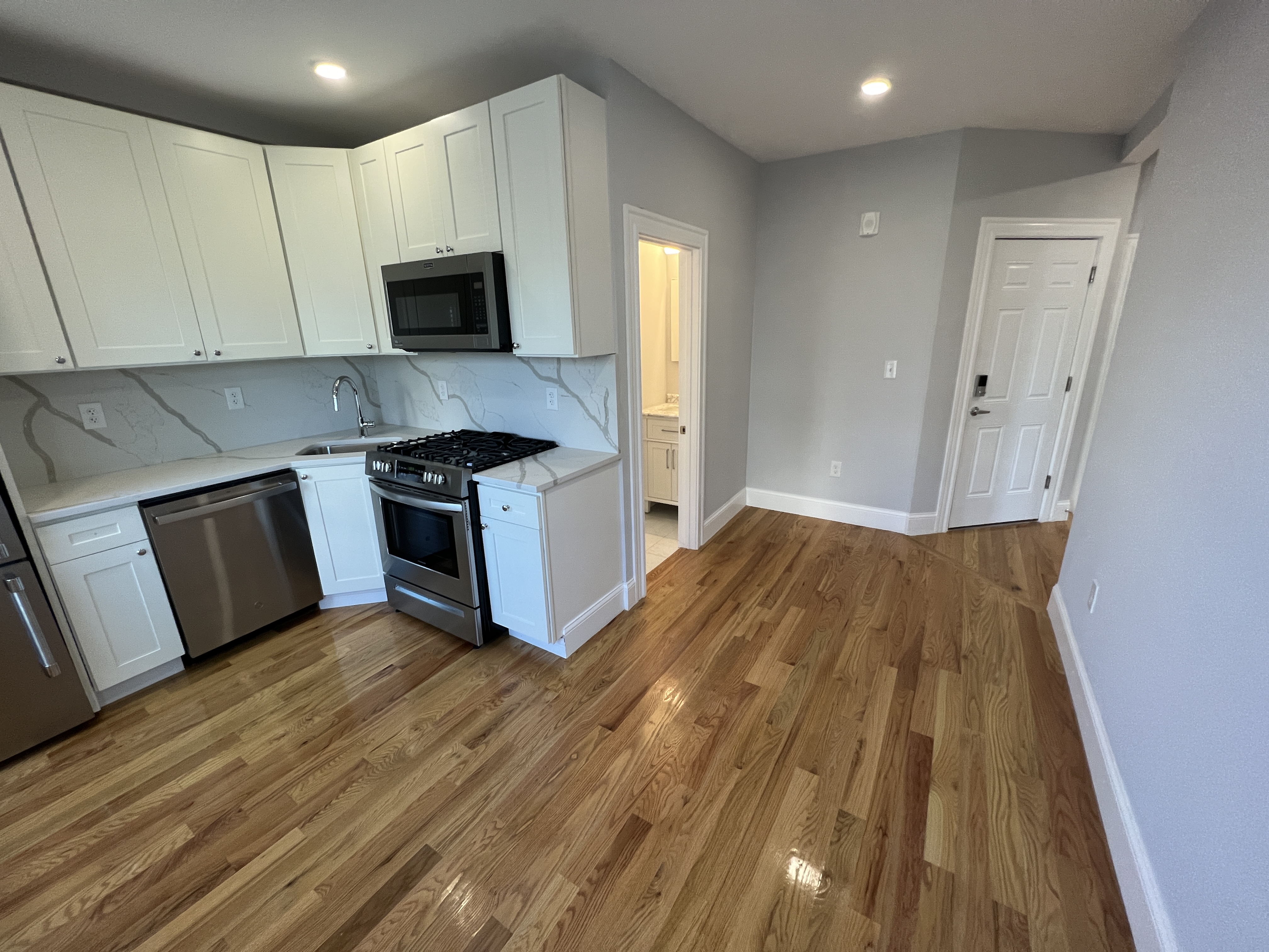 374 Oxford St, Porter Square