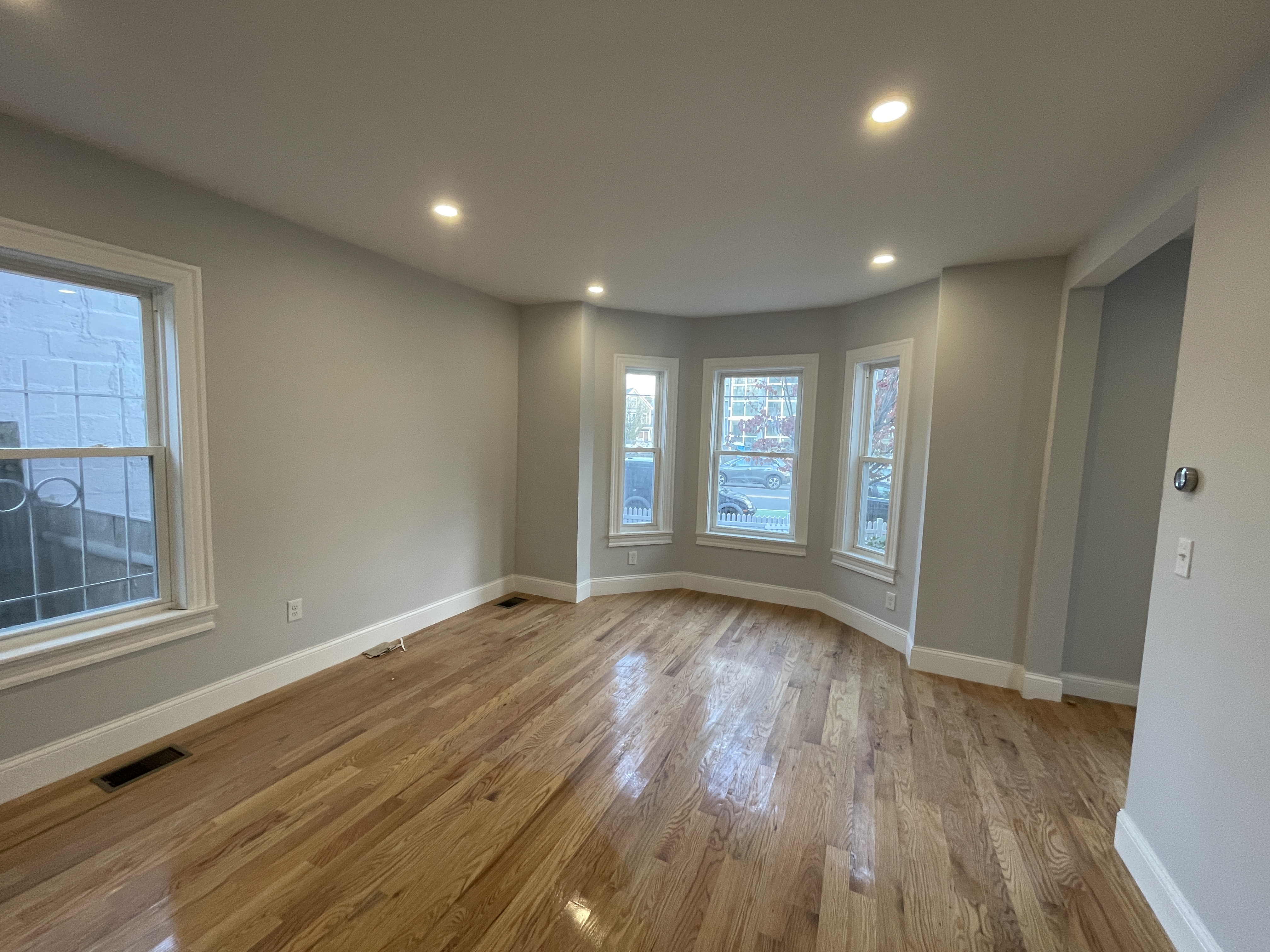 374 Oxford St, Porter Square