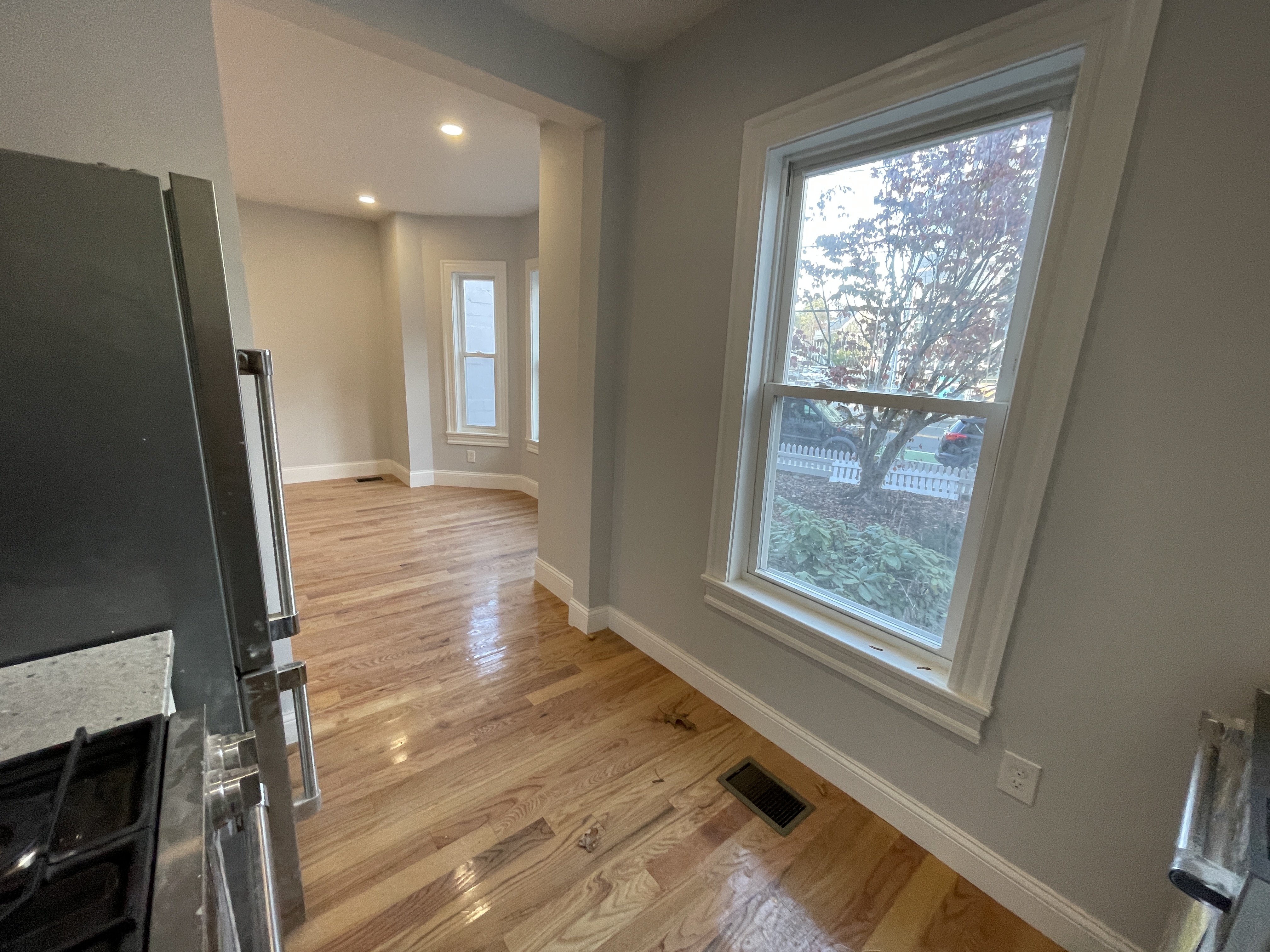 374 Oxford St, Porter Square