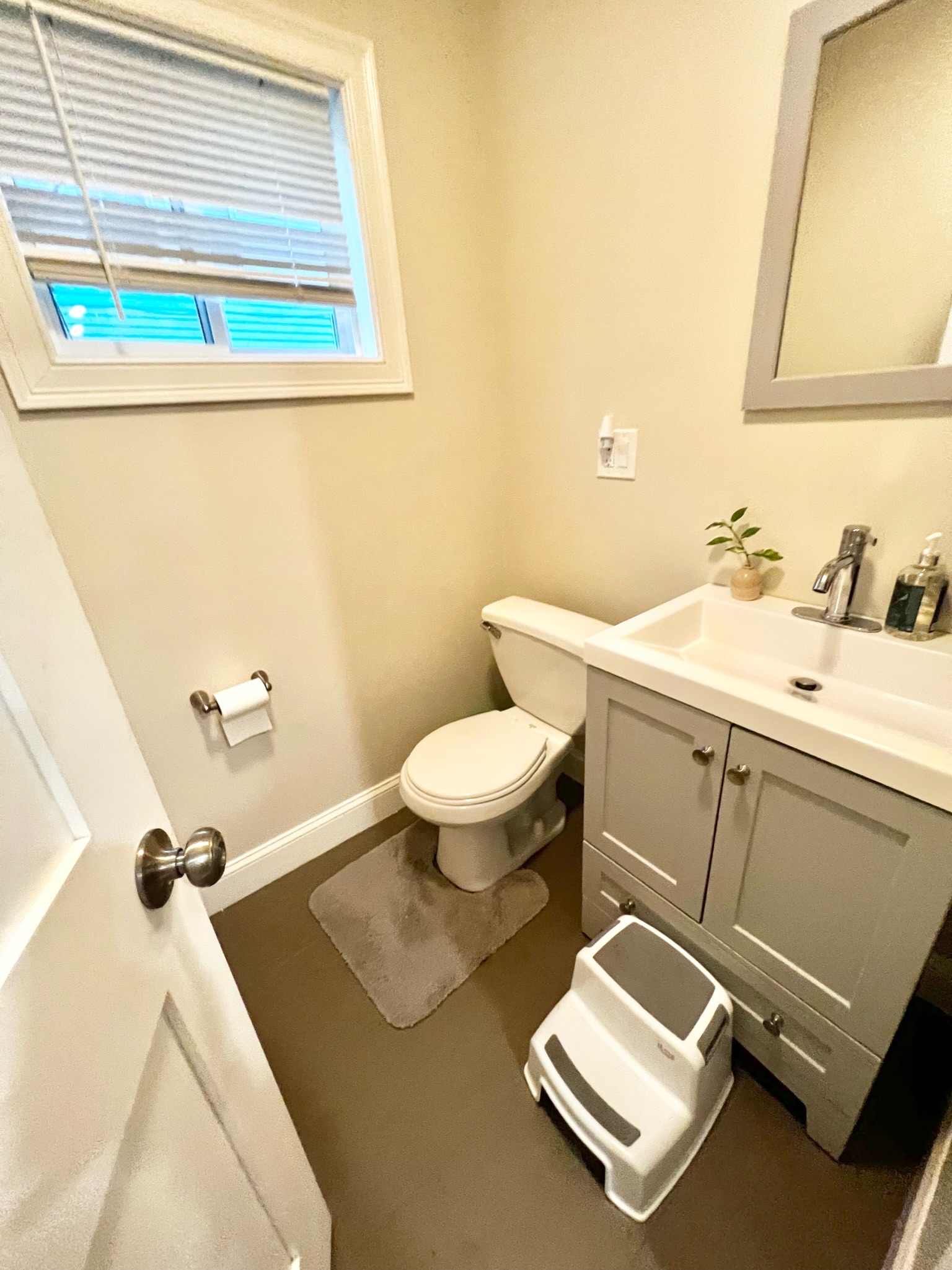 96 Willis Ave, Medford