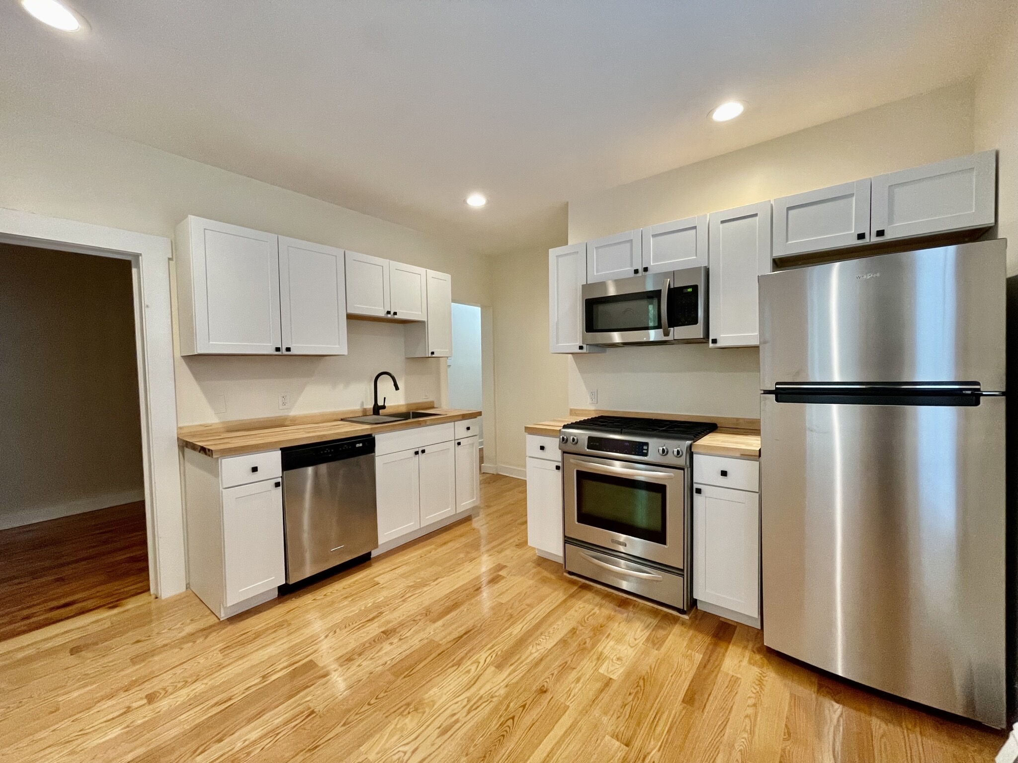 64 Pleasant St, Cambridgeport