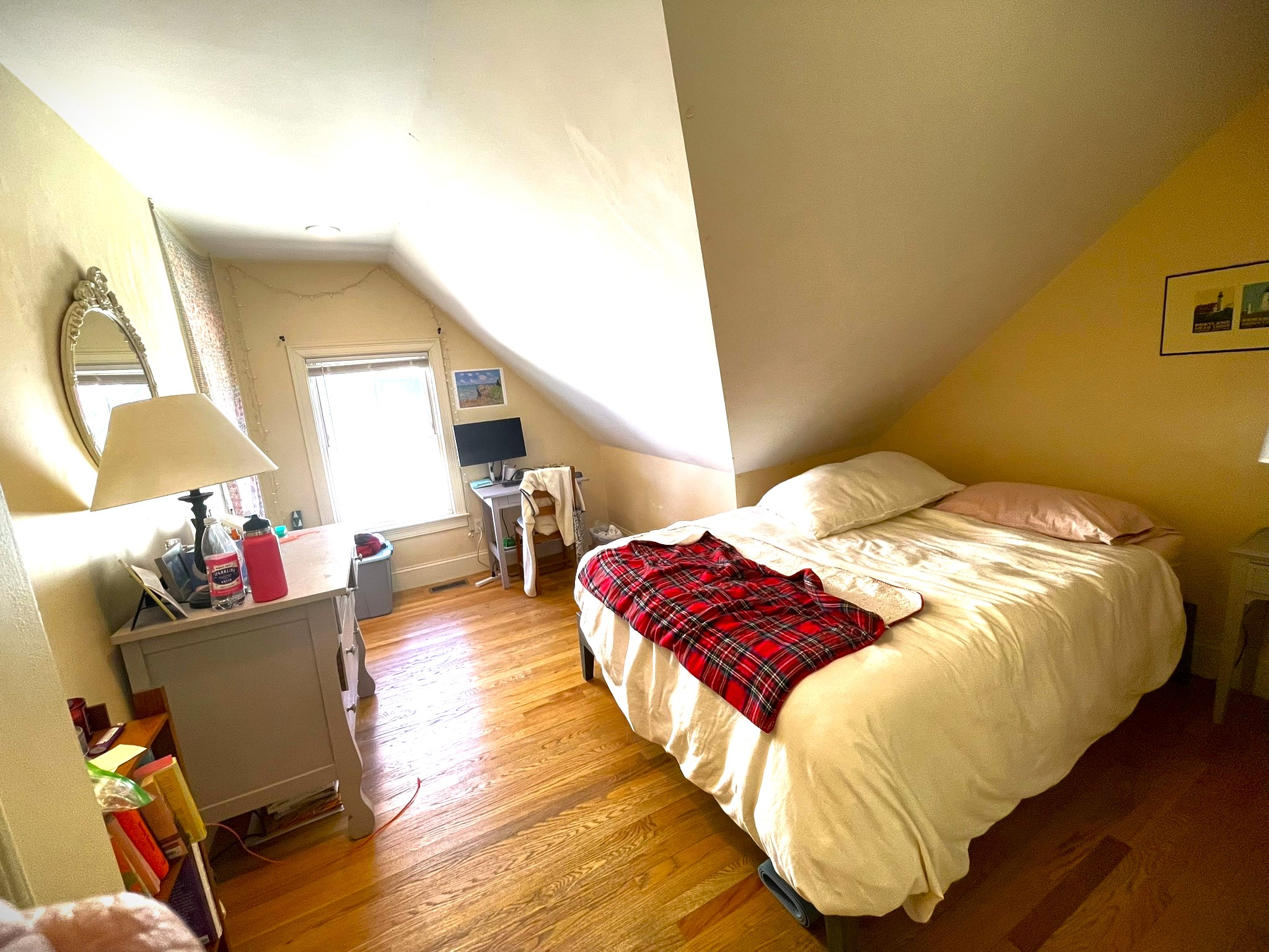 27 Lothrop, Brighton