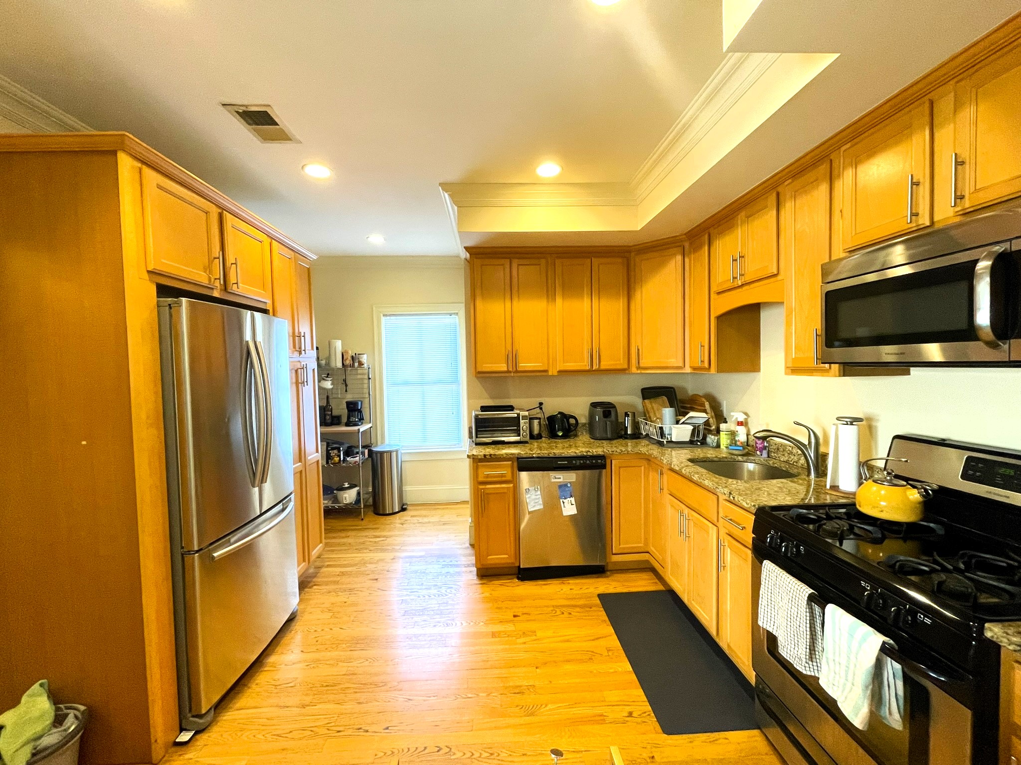 27 Lothrop, Brighton