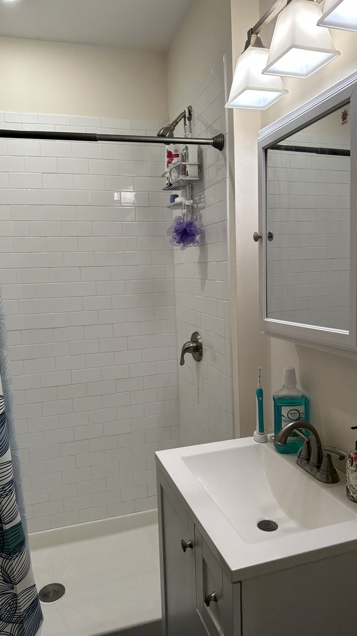 877 Beacon St, Fenway