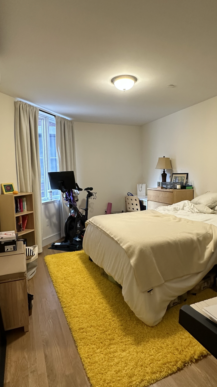 877 Beacon St, Fenway