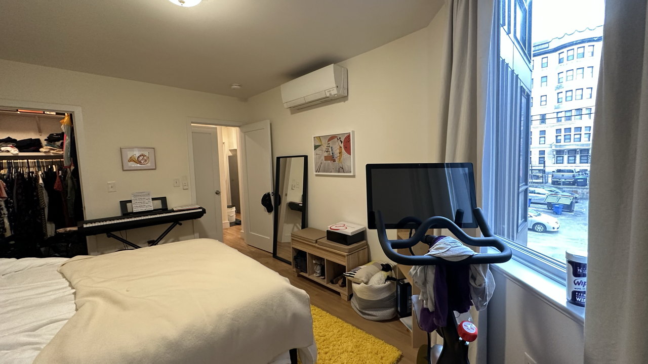 877 Beacon St, Fenway